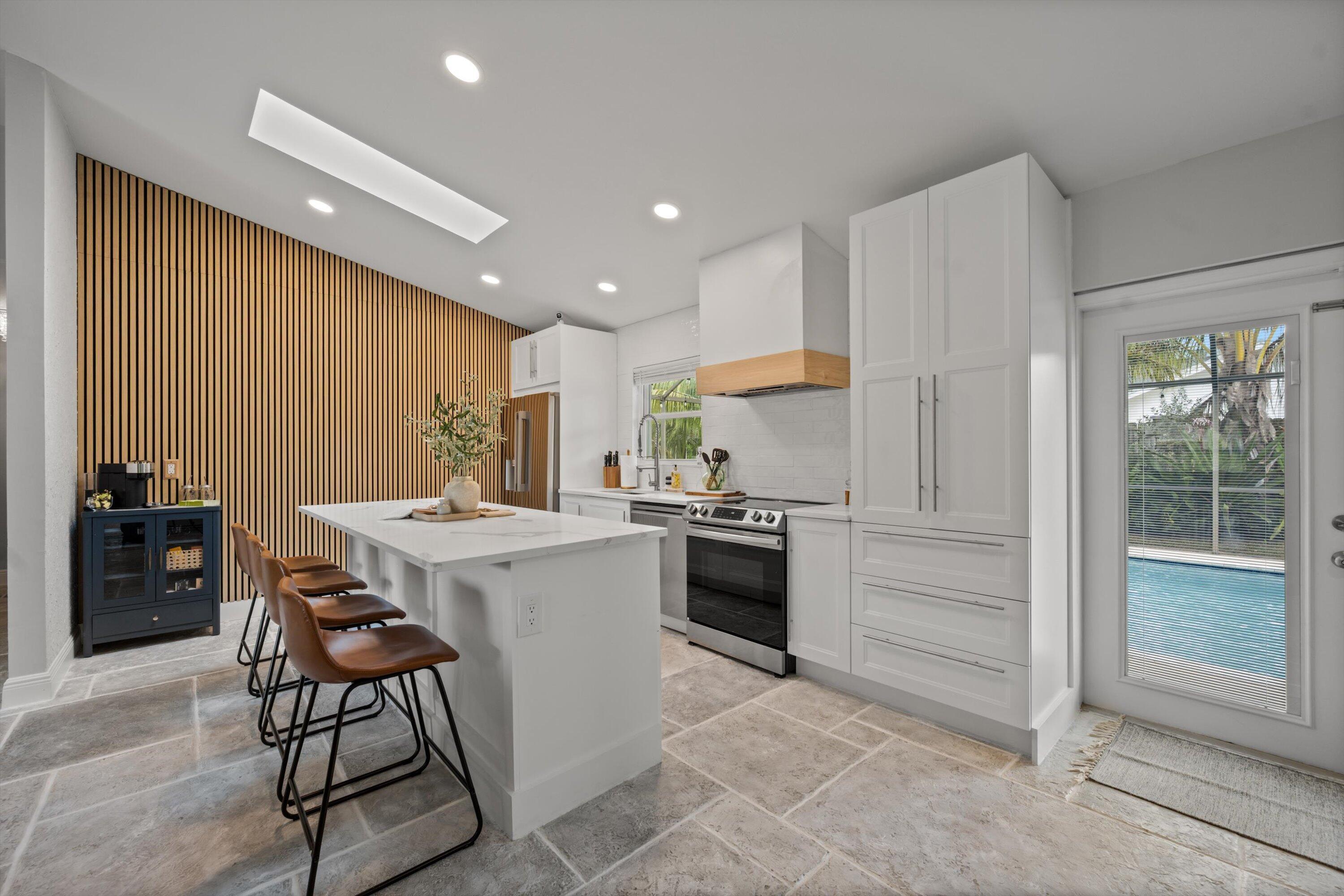 SUGAR POND MANOR OF WELLINGTON - Residential Lease