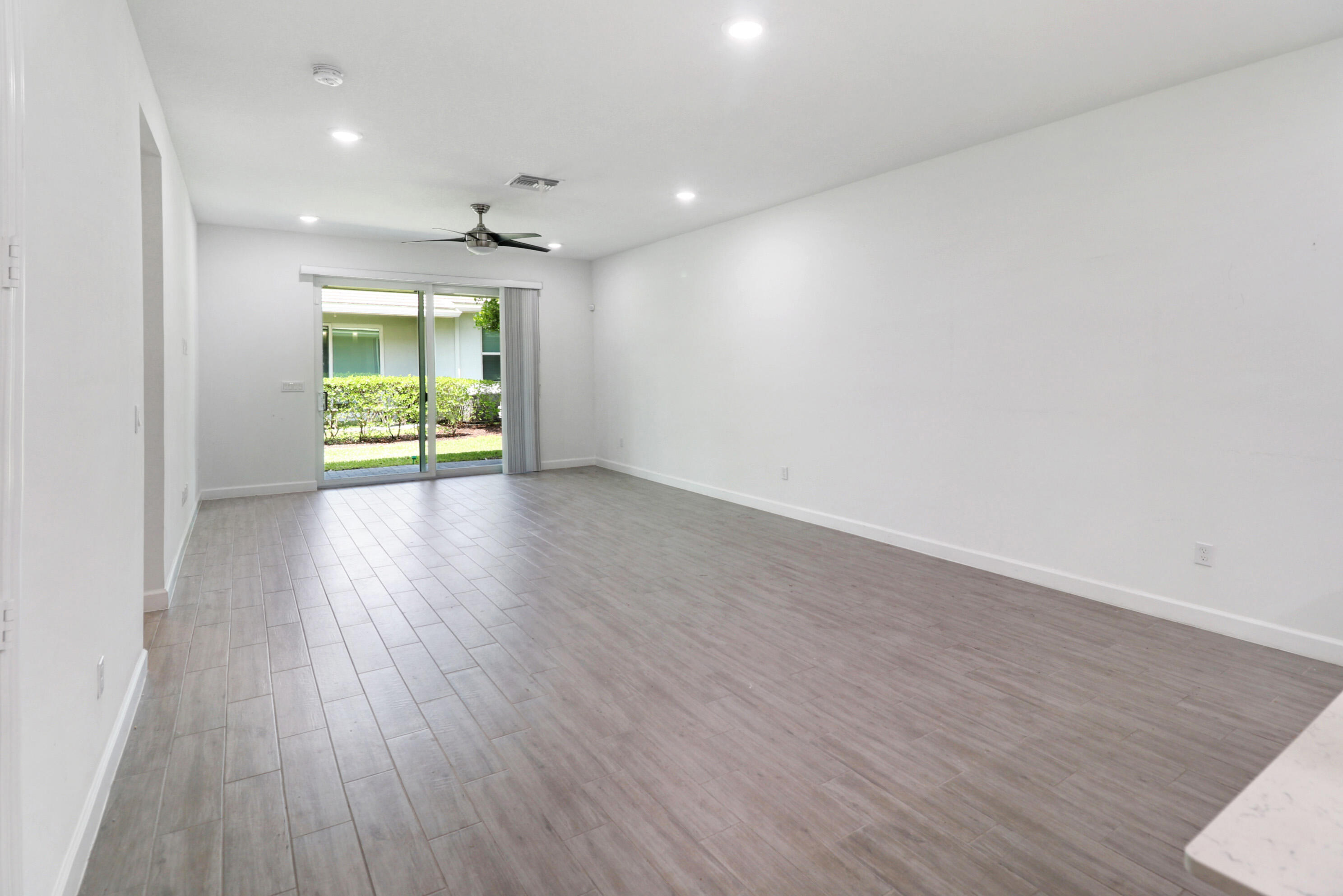 AVALON TRAILS AT VILLAGES OF ORIOLE PUD - Residential