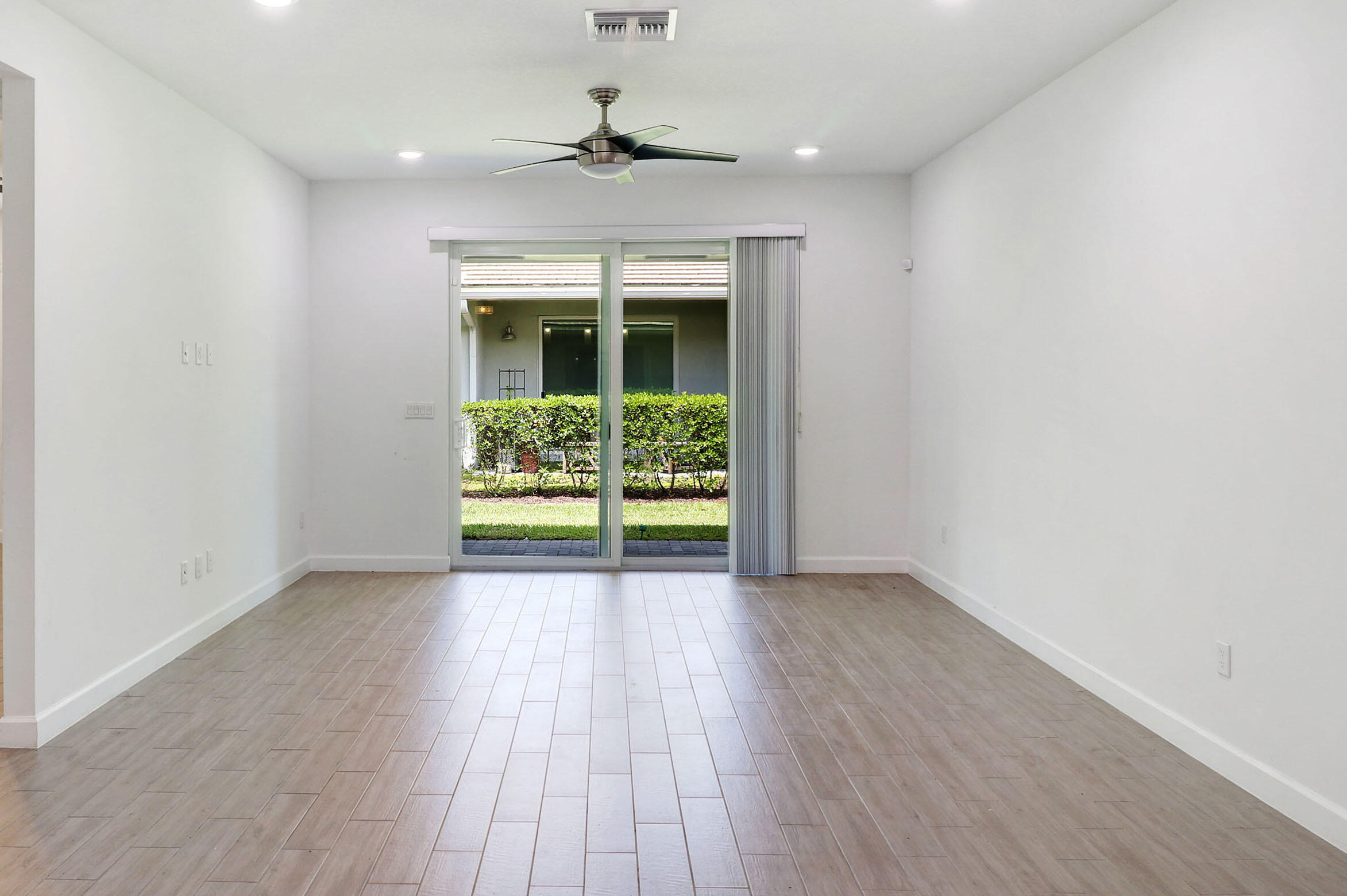 AVALON TRAILS AT VILLAGES OF ORIOLE PUD - Residential