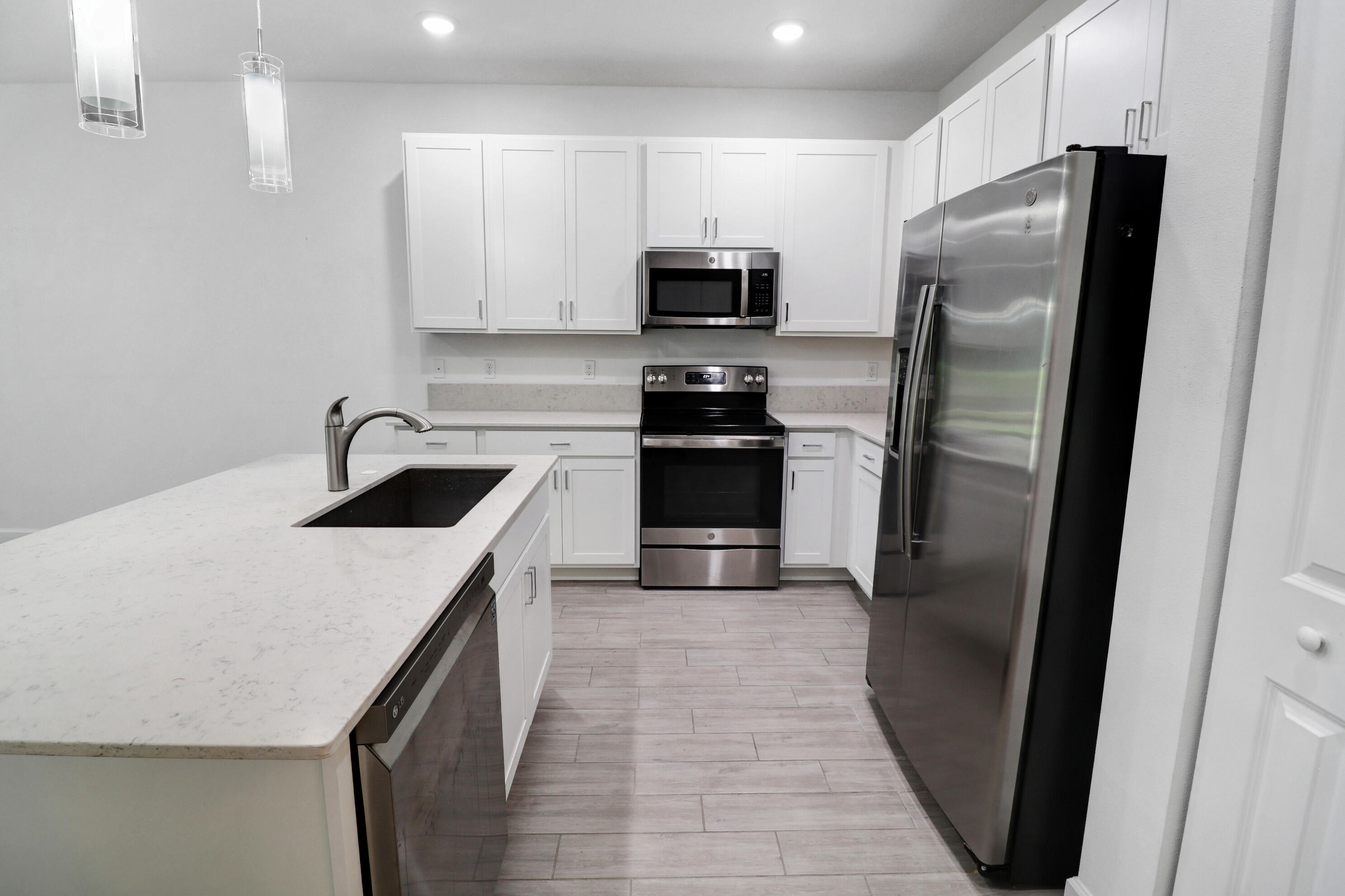 AVALON TRAILS AT VILLAGES OF ORIOLE PUD - Residential