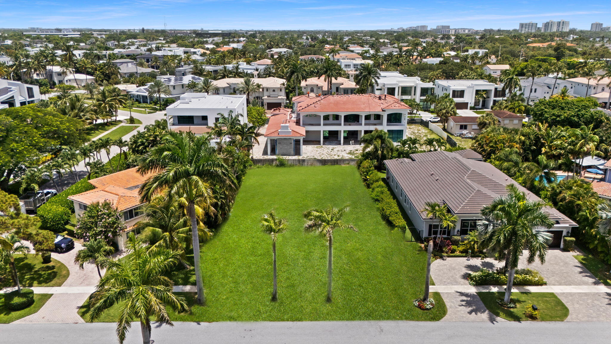 Exceptional opportunity to build your dream estate in one of East Boca Raton's most sought-after neighborhoods.  This oversized 10,376-square-foot cleared lot measures 75 feet by 139 feet in the heart of Boca Villas and offers endless opportunities for builders, developers, and end users.  Enjoy walkability to Mizner, the pristine beaches of the Atlantic Ocean, and the The Boca Raton Resort & Beach Club.  Additionally, enjoy convenient access to the Brightline station, top-rated schools, and the vibrant-downtown district all within minutes.  Surrounded by newly constructed luxury homes, this rare offering presents an incredible chance to secure one of the Golden Triangle's premier homesites and capitalize on the continued growth and transformation of East Boca Raton.