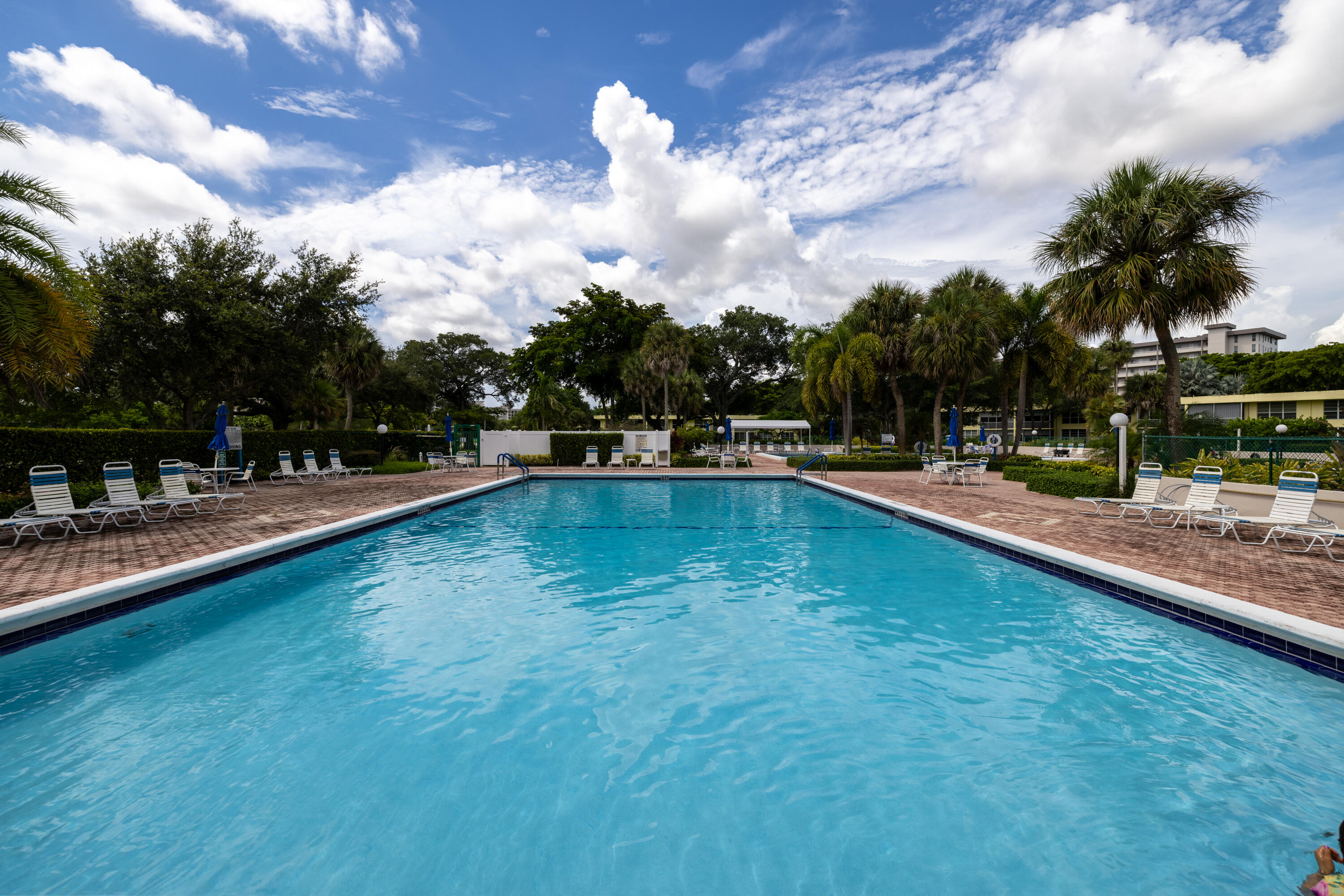 NO 61 PALM-AIRE COUNTRY CLUB - Residential Lease