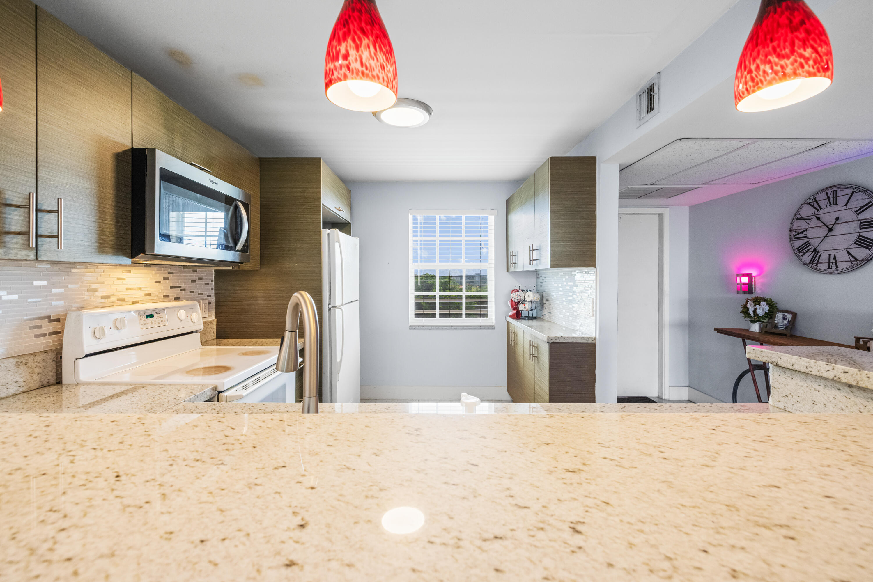 NO 61 PALM-AIRE COUNTRY CLUB - Residential Lease