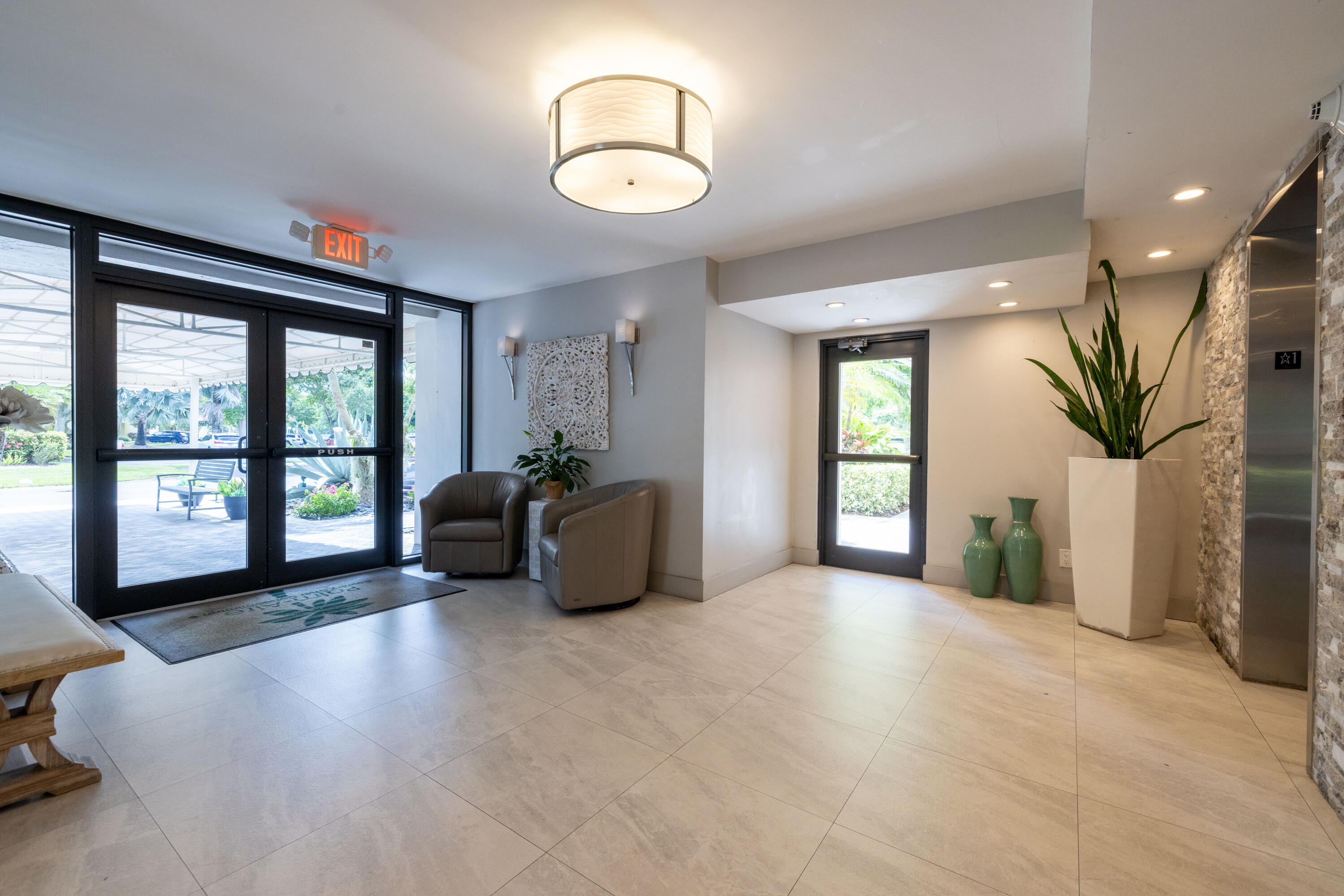NO 61 PALM-AIRE COUNTRY CLUB - Residential Lease