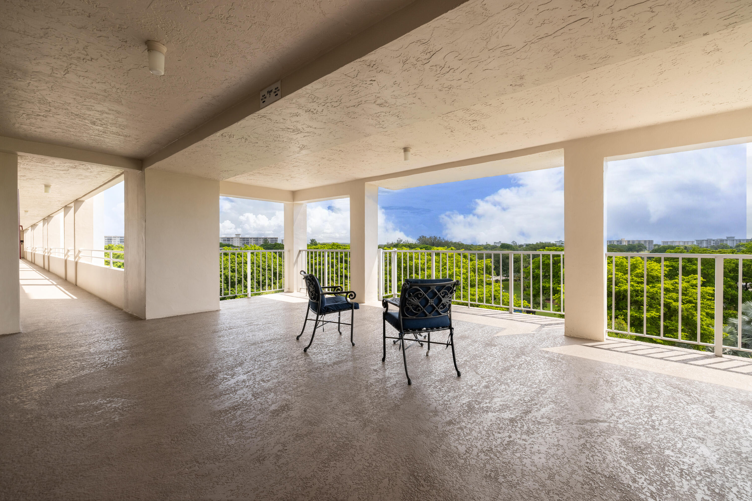 NO 61 PALM-AIRE COUNTRY CLUB - Residential Lease