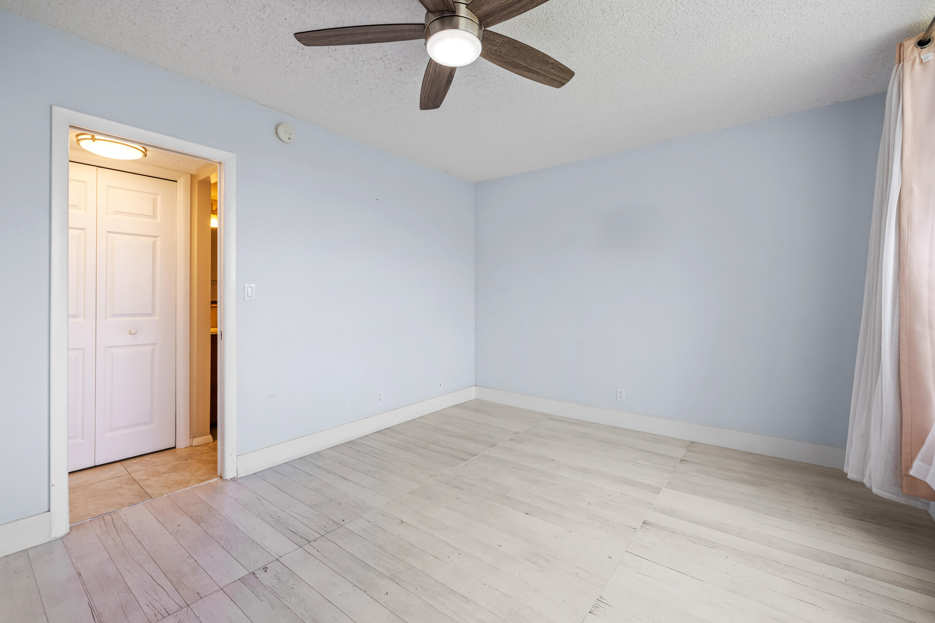 NO 61 PALM-AIRE COUNTRY CLUB - Residential Lease