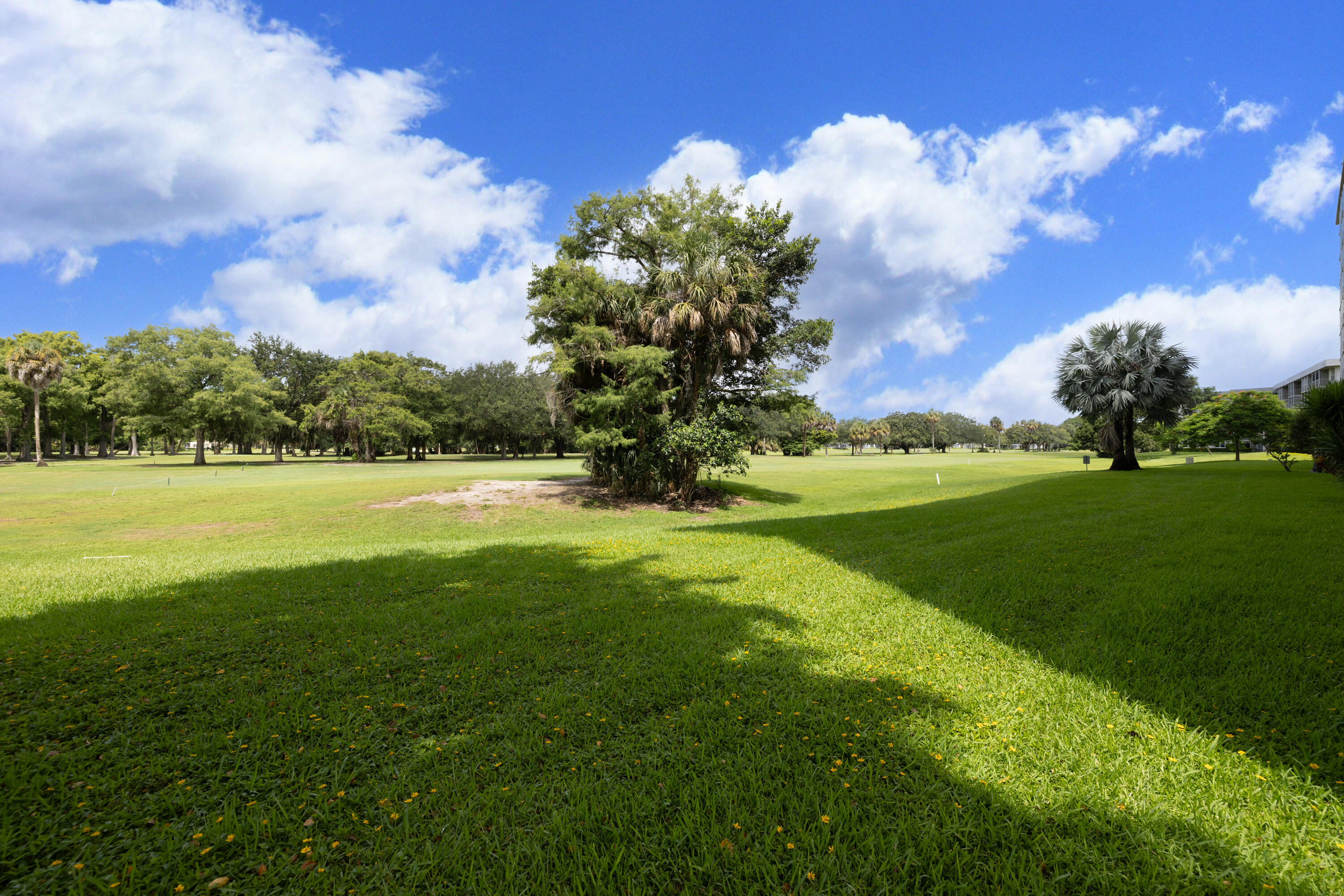 NO 61 PALM-AIRE COUNTRY CLUB - Residential Lease