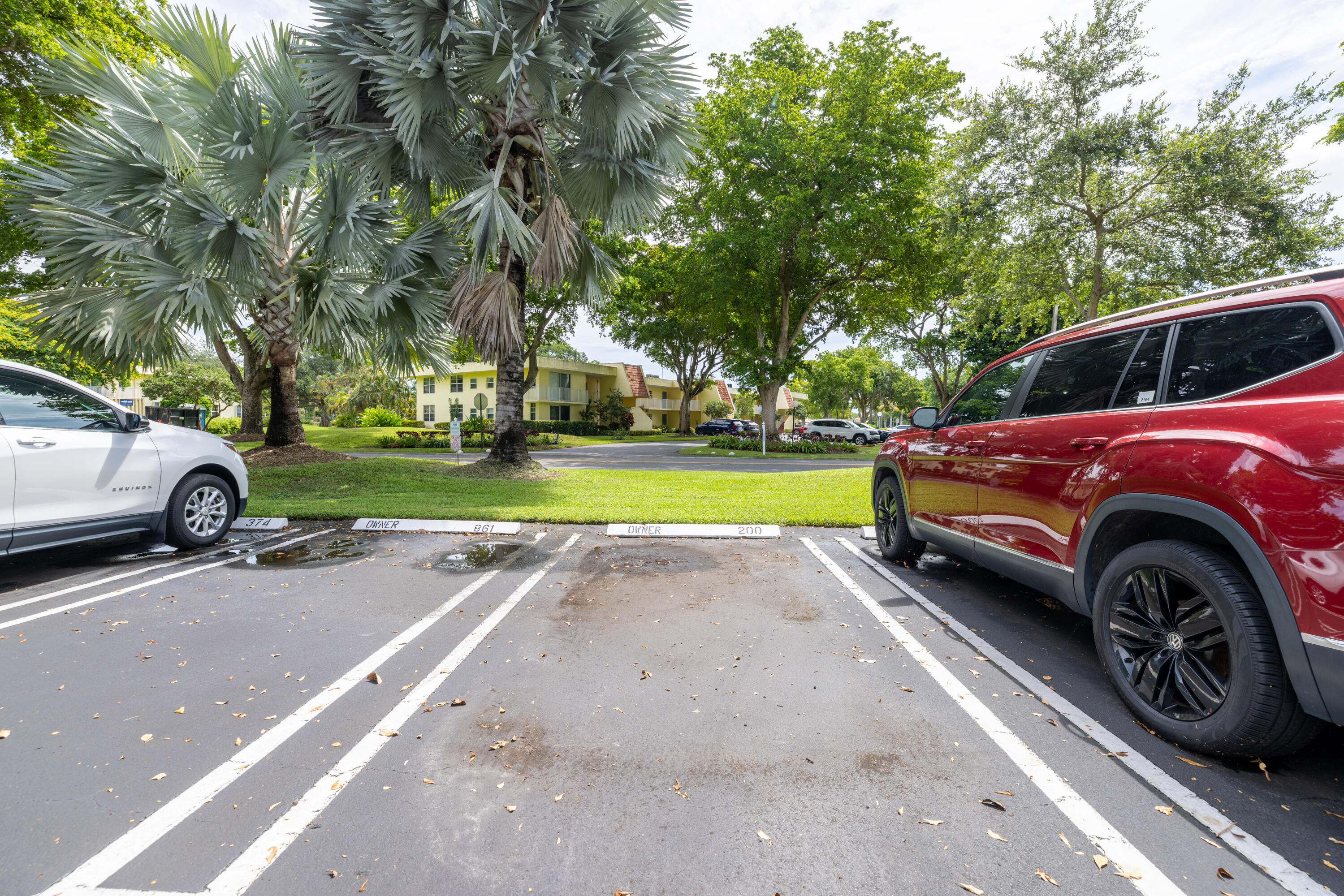 NO 61 PALM-AIRE COUNTRY CLUB - Residential Lease