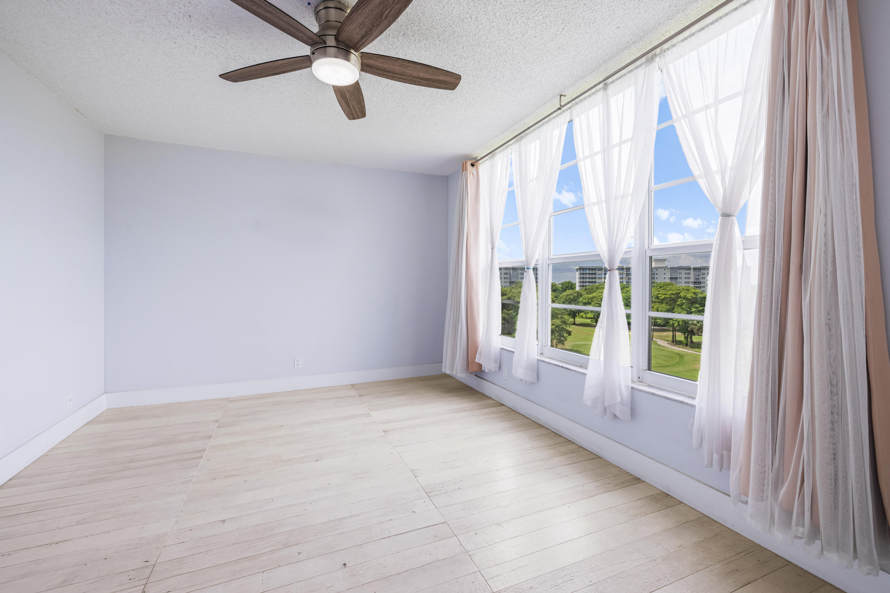 NO 61 PALM-AIRE COUNTRY CLUB - Residential Lease