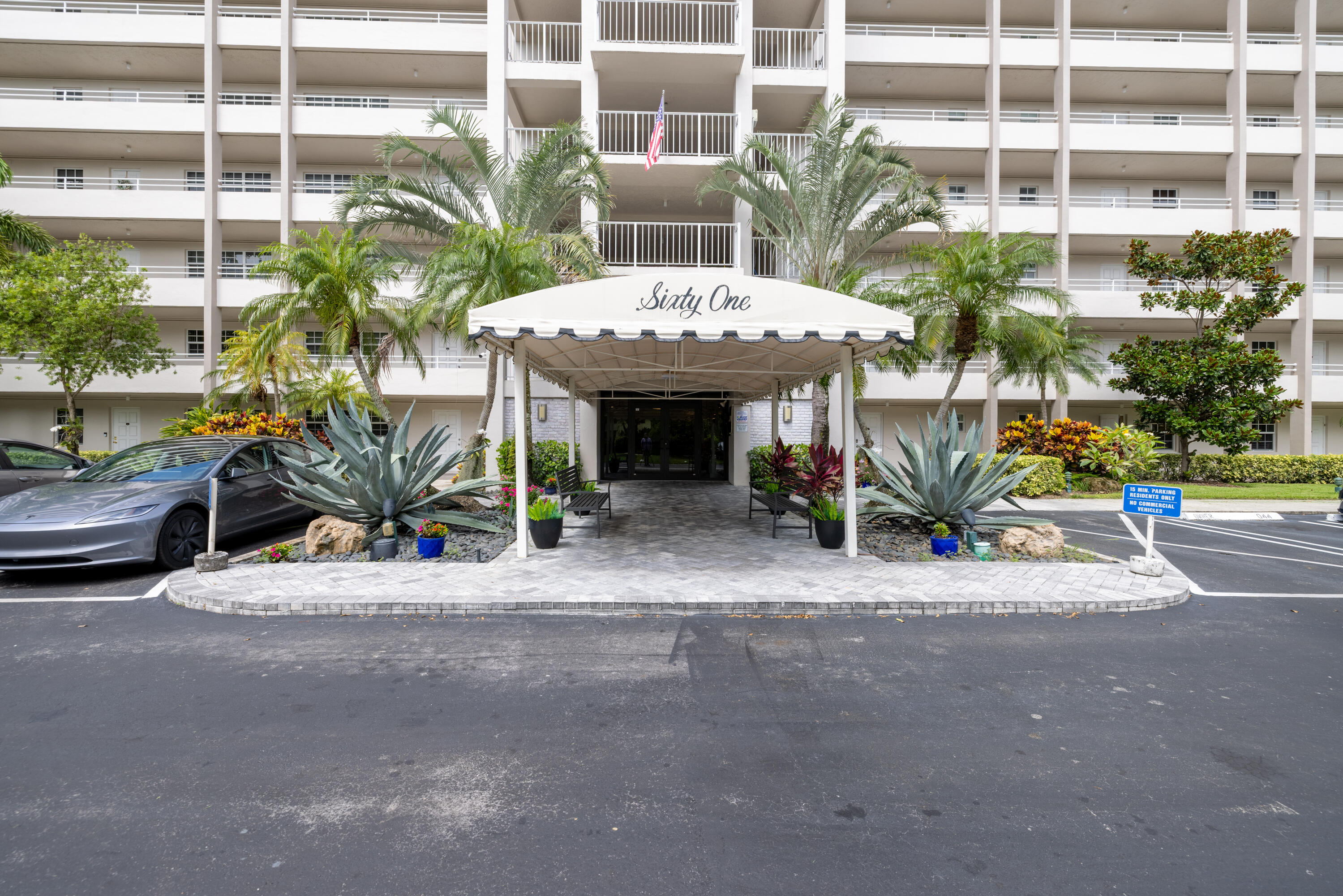 NO 61 PALM-AIRE COUNTRY CLUB - Residential Lease