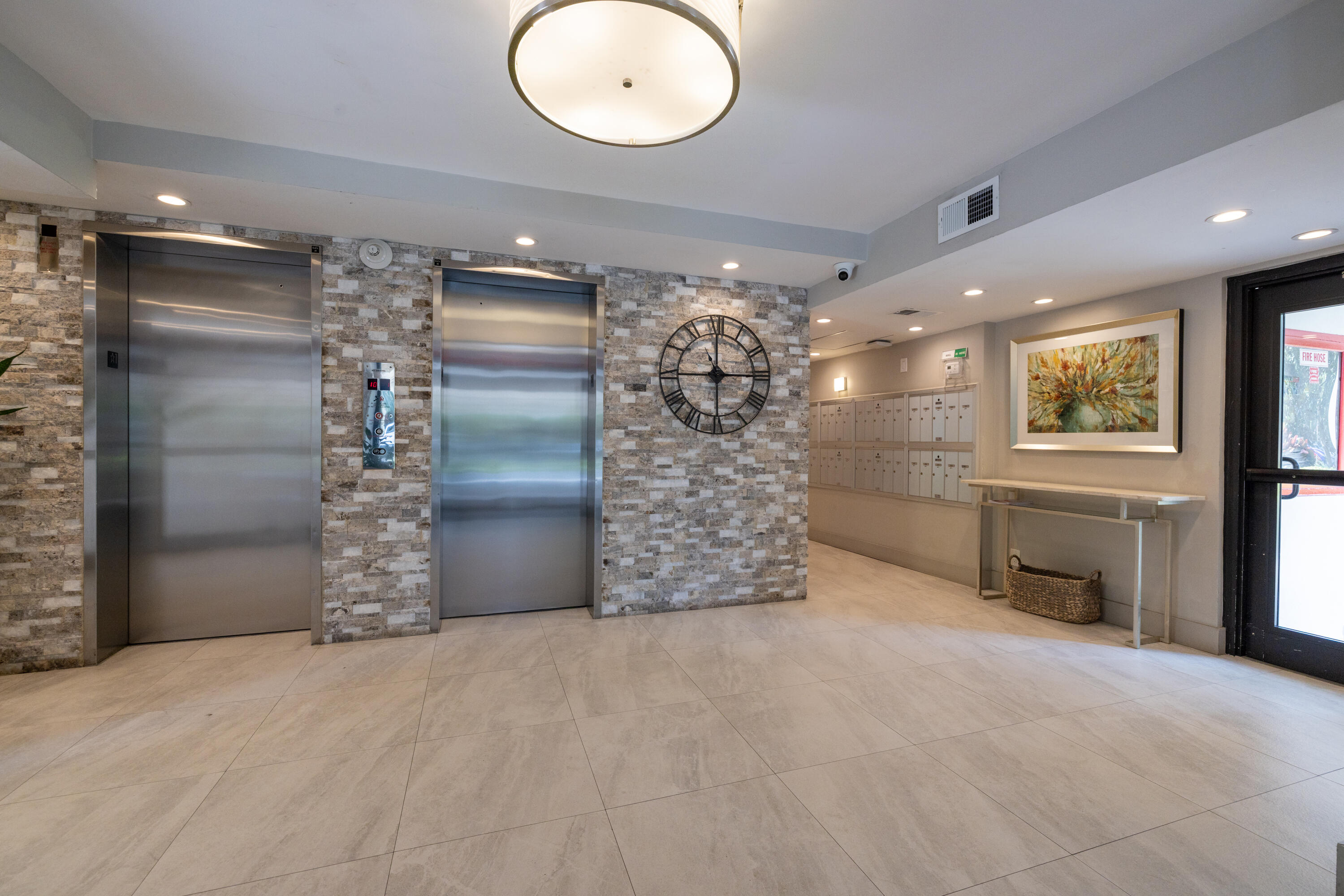 NO 61 PALM-AIRE COUNTRY CLUB - Residential Lease