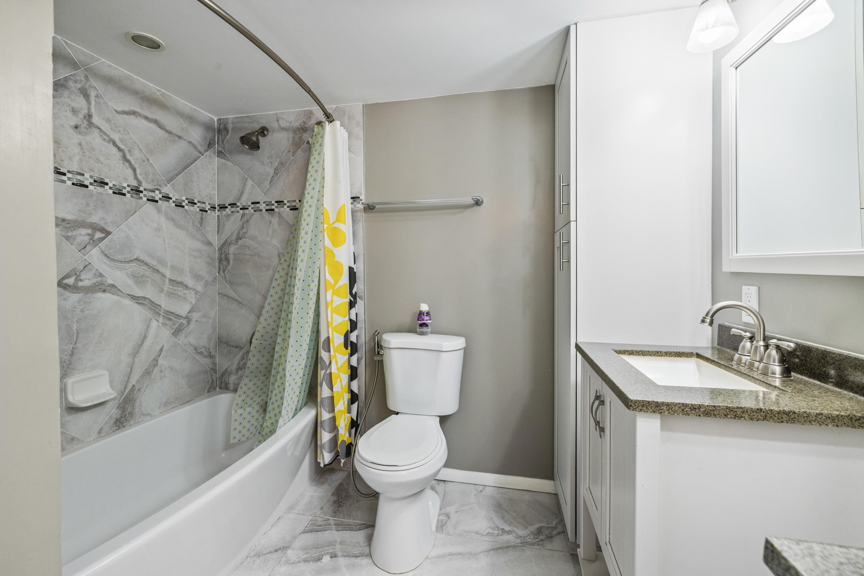 NO 61 PALM-AIRE COUNTRY CLUB - Residential Lease