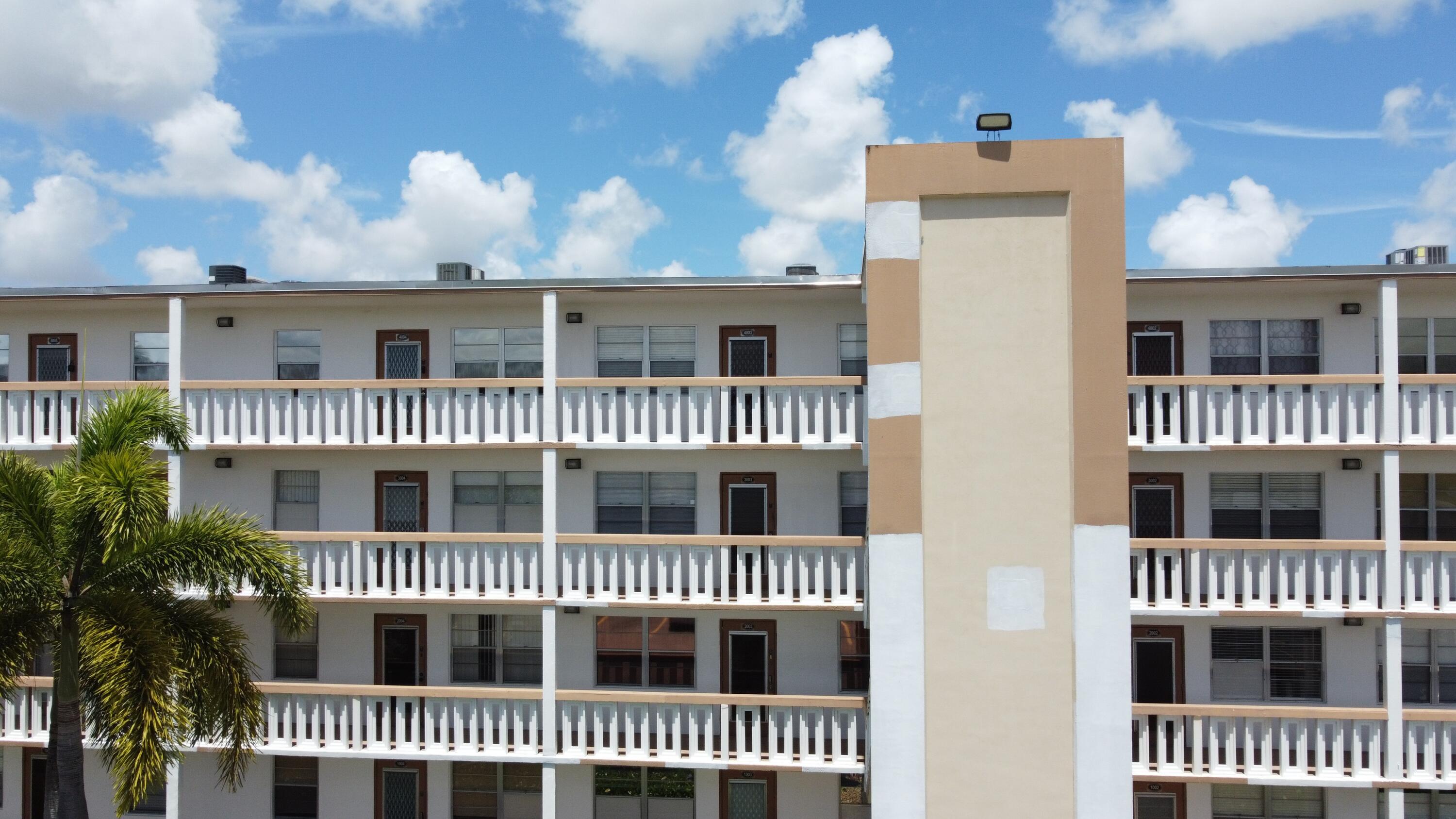 CORNWALL AT CENTURY VILLAGE CONDO - Residential Lease