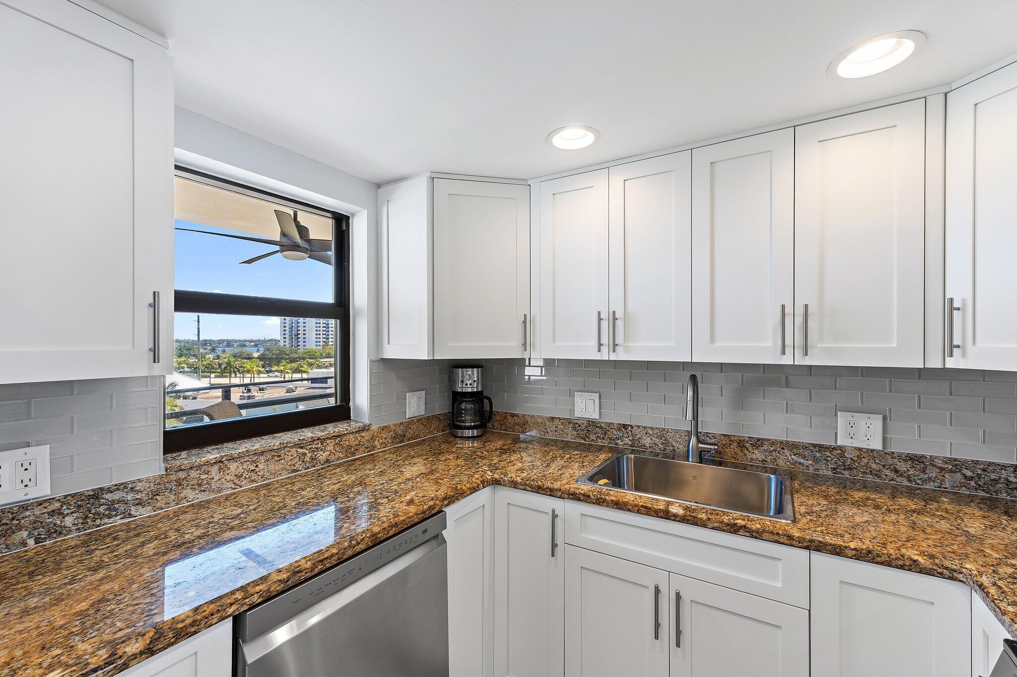 GEMINI CONDO - Residential