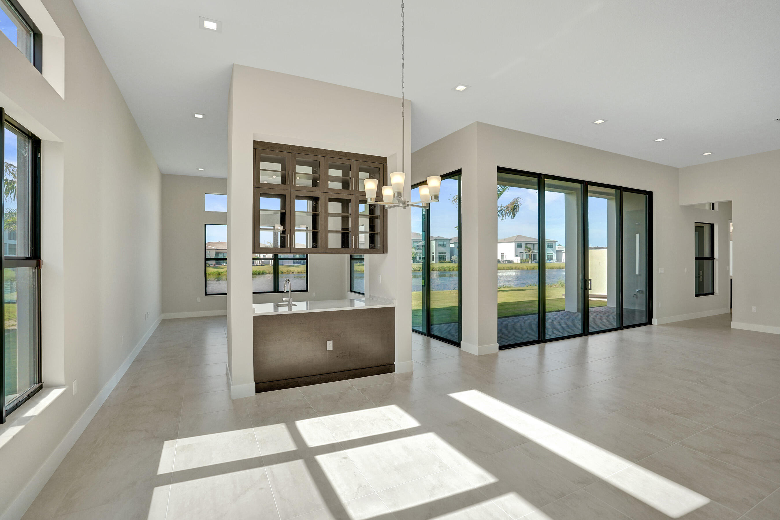 LOTUS EDGE - Residential