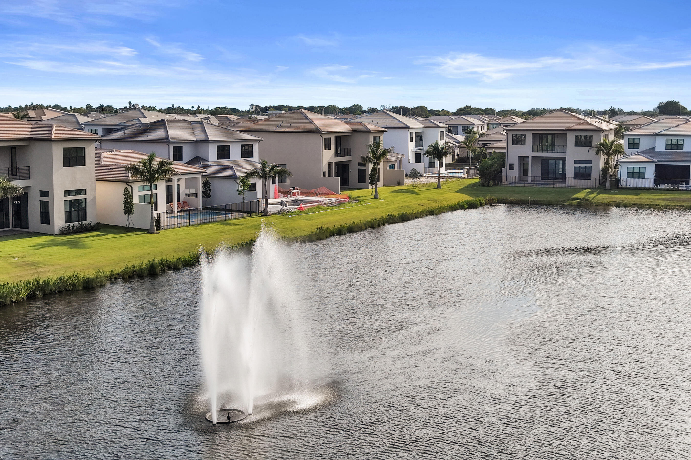 LOTUS EDGE - Residential