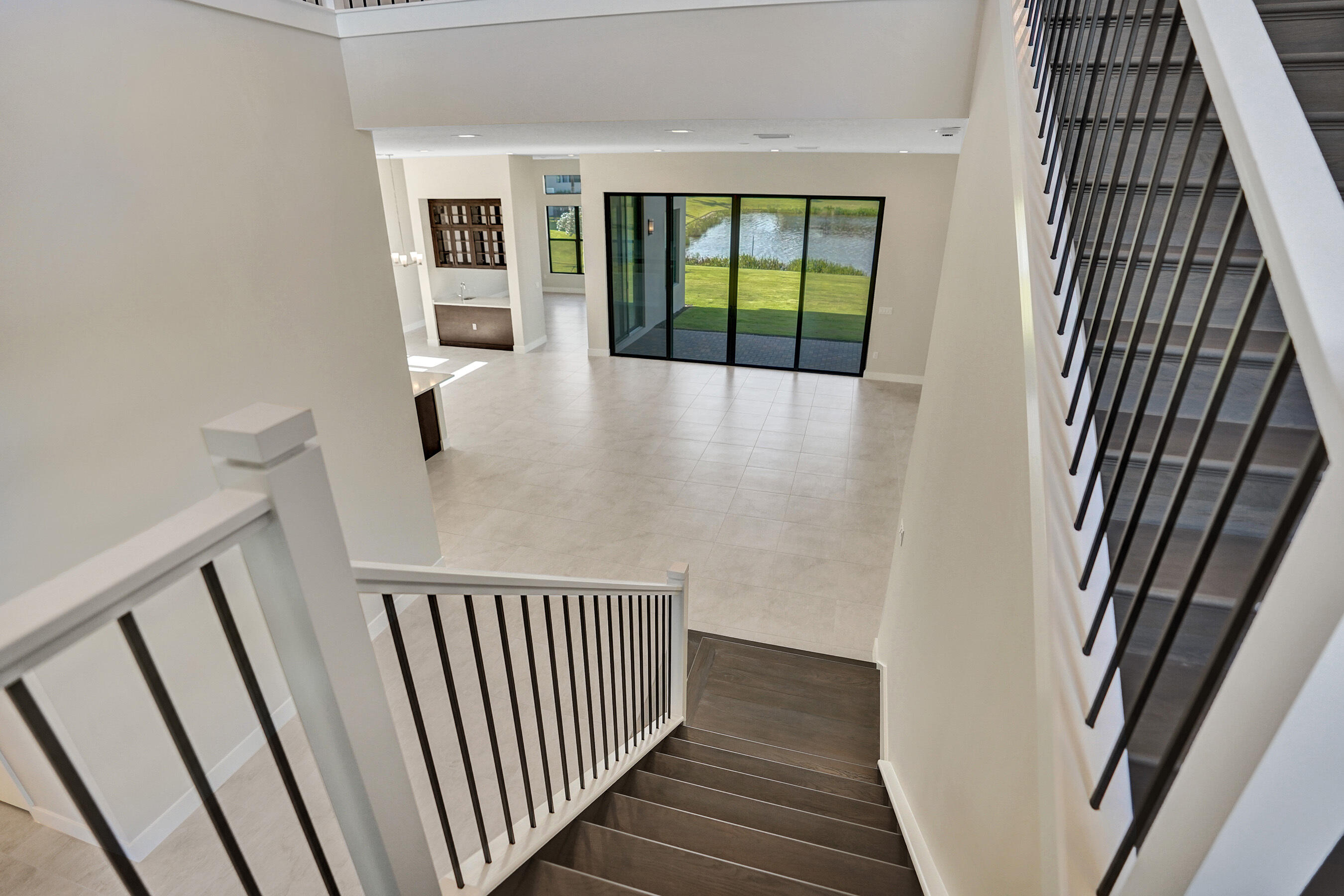 LOTUS EDGE - Residential