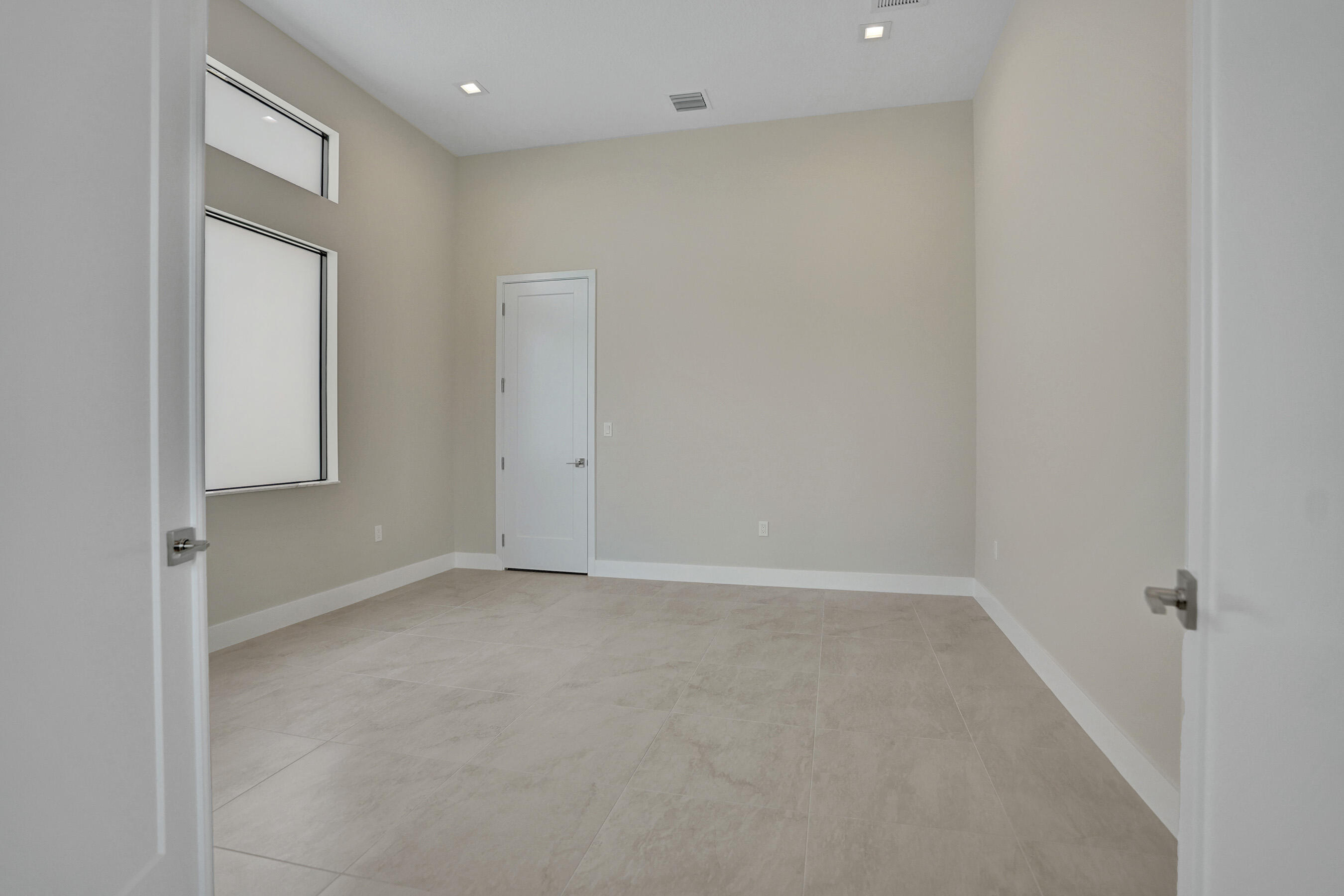 LOTUS EDGE - Residential