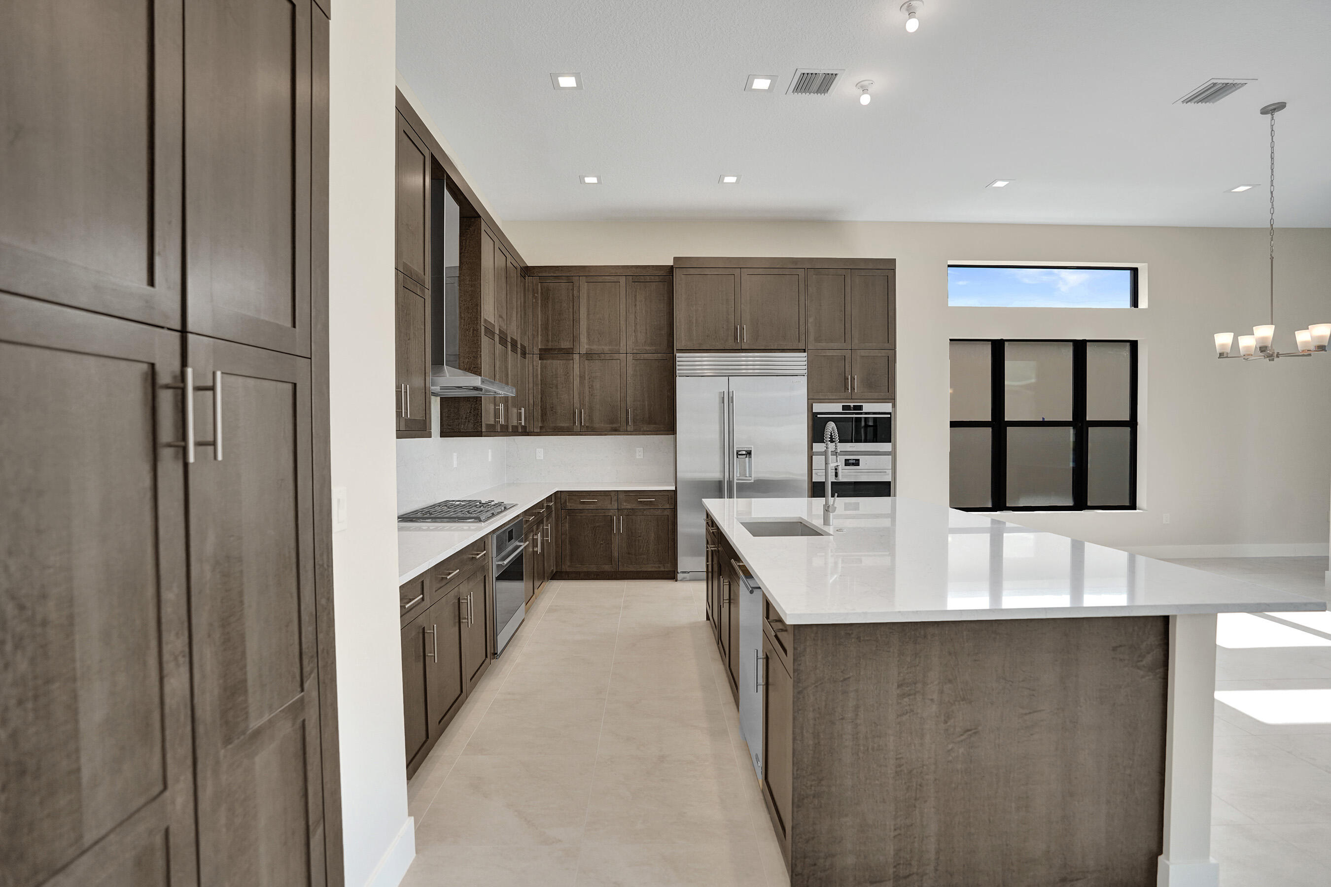 LOTUS EDGE - Residential