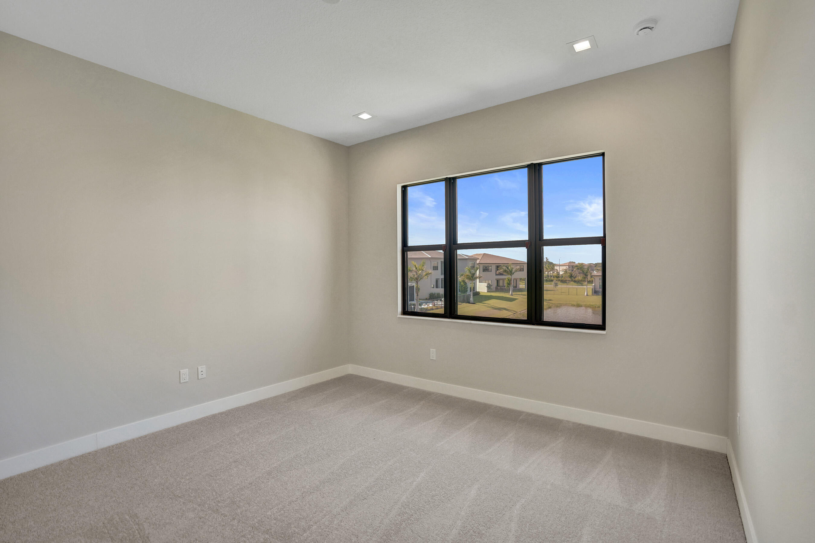 LOTUS EDGE - Residential