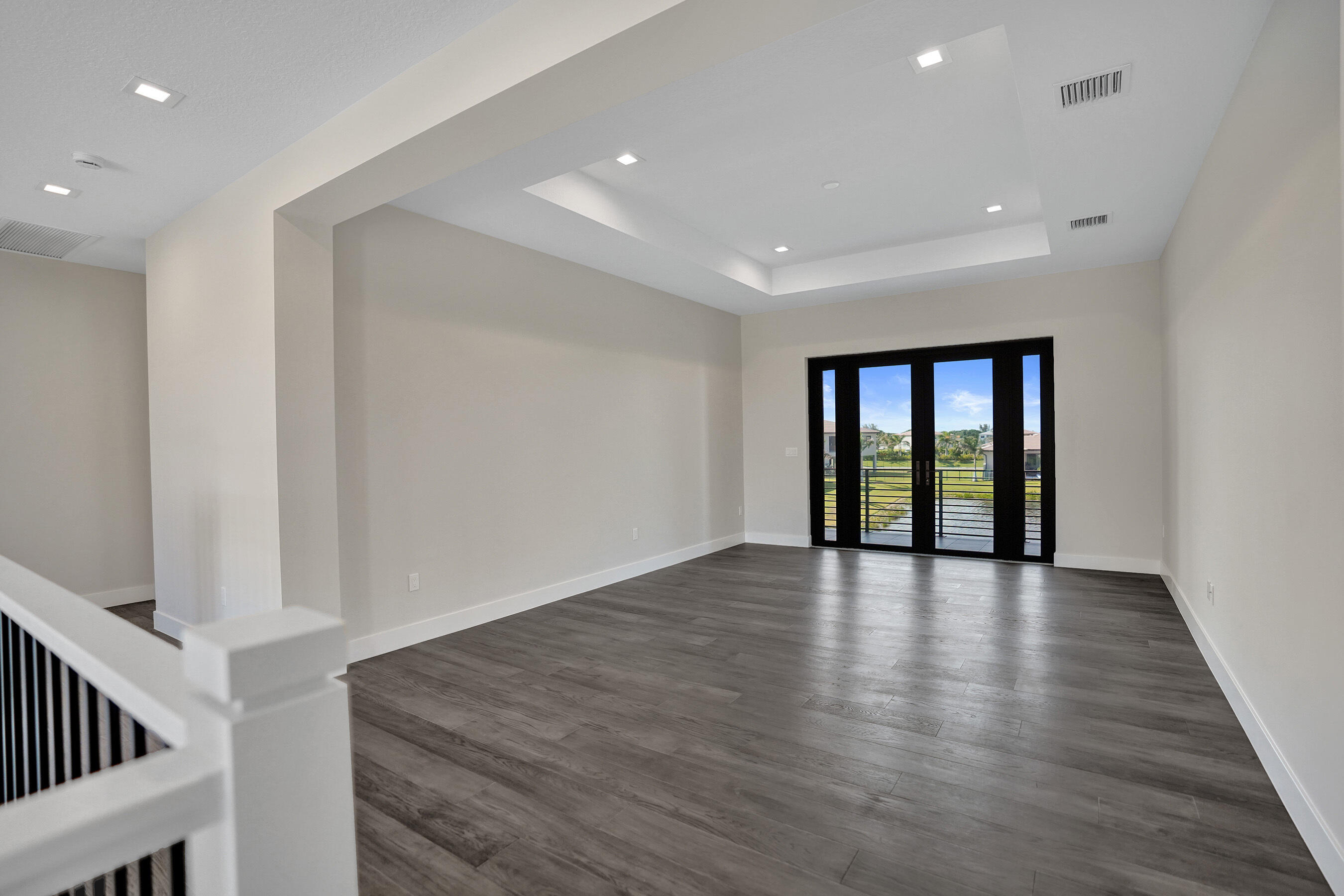 LOTUS EDGE - Residential