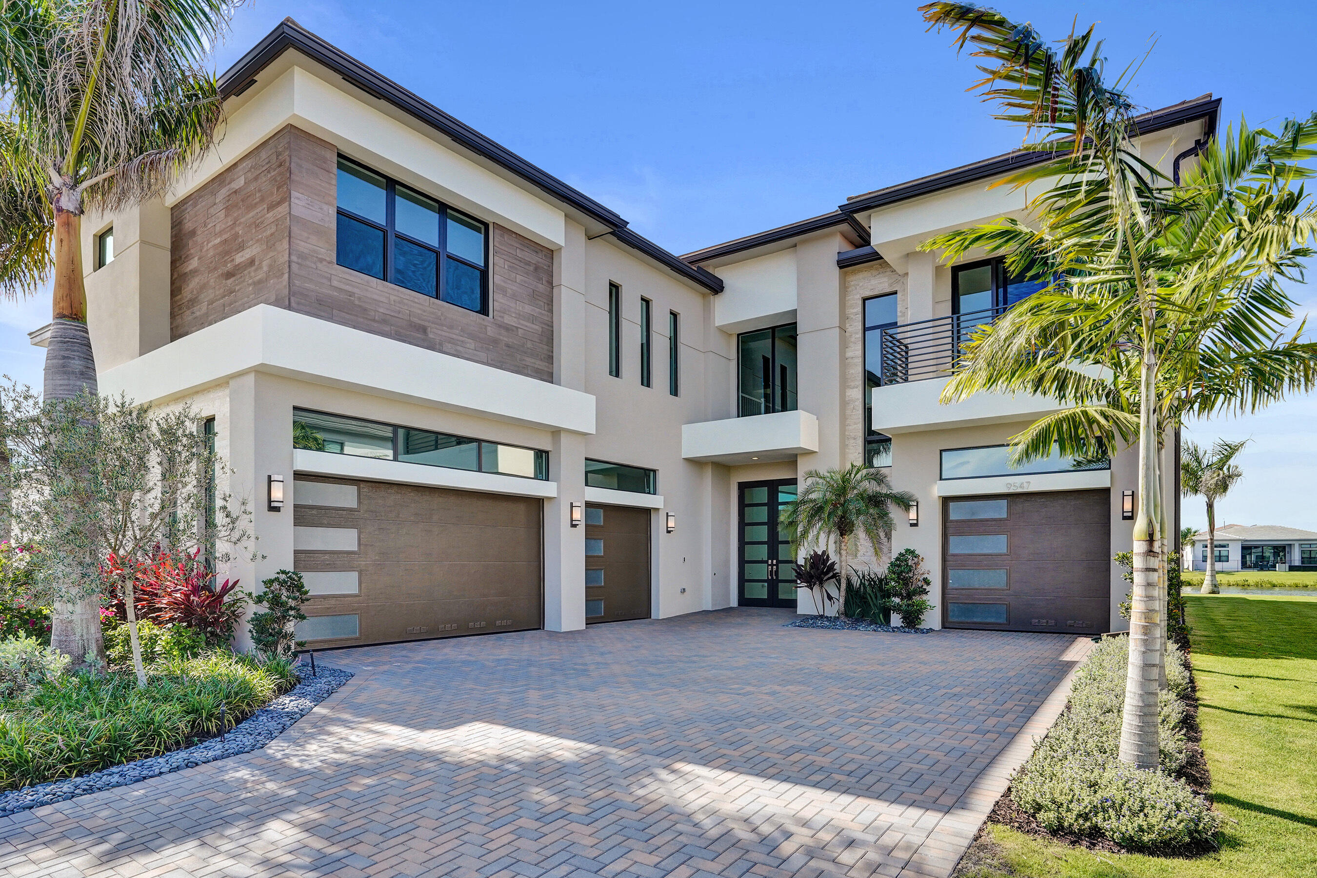 LOTUS EDGE - Residential