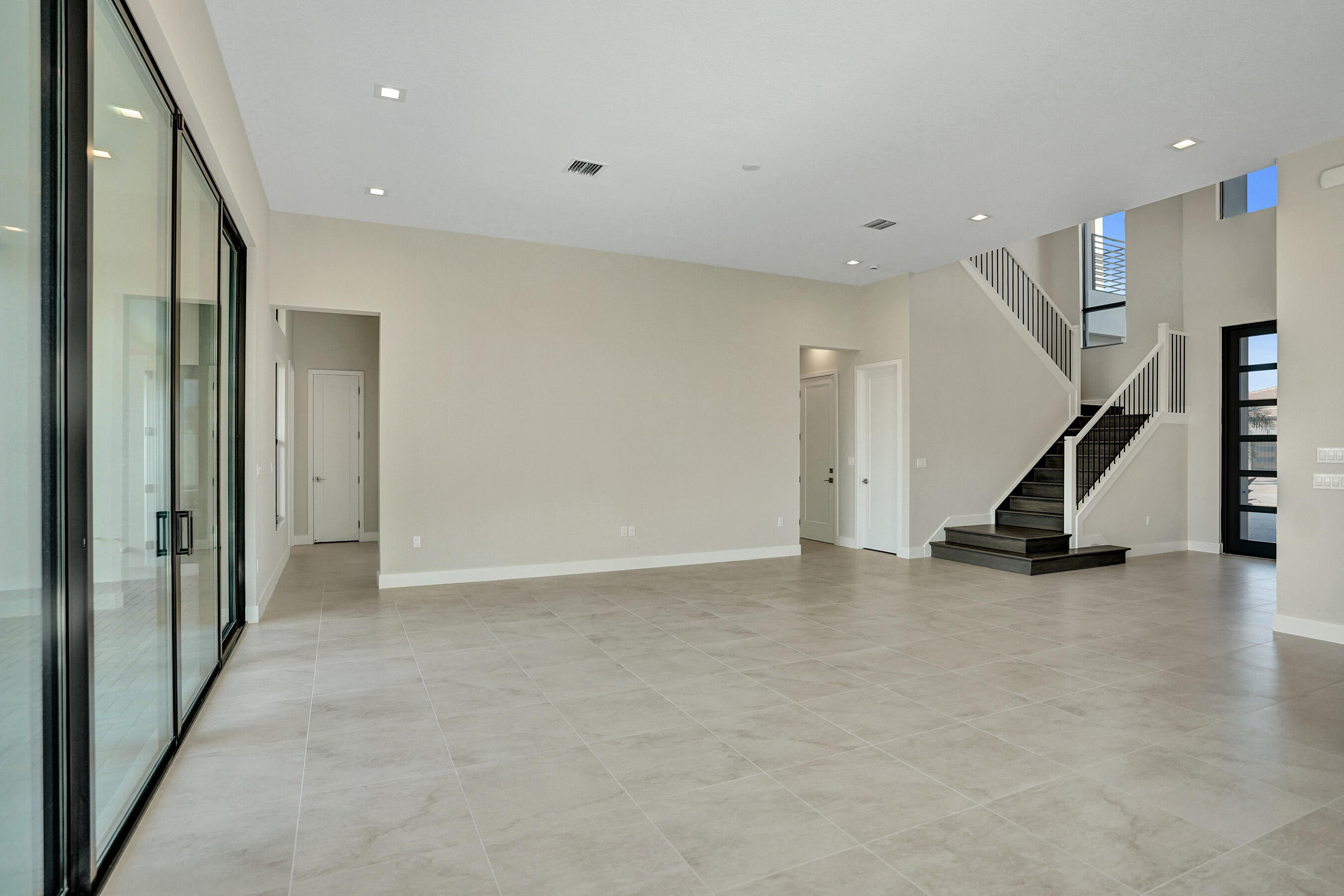 LOTUS EDGE - Residential