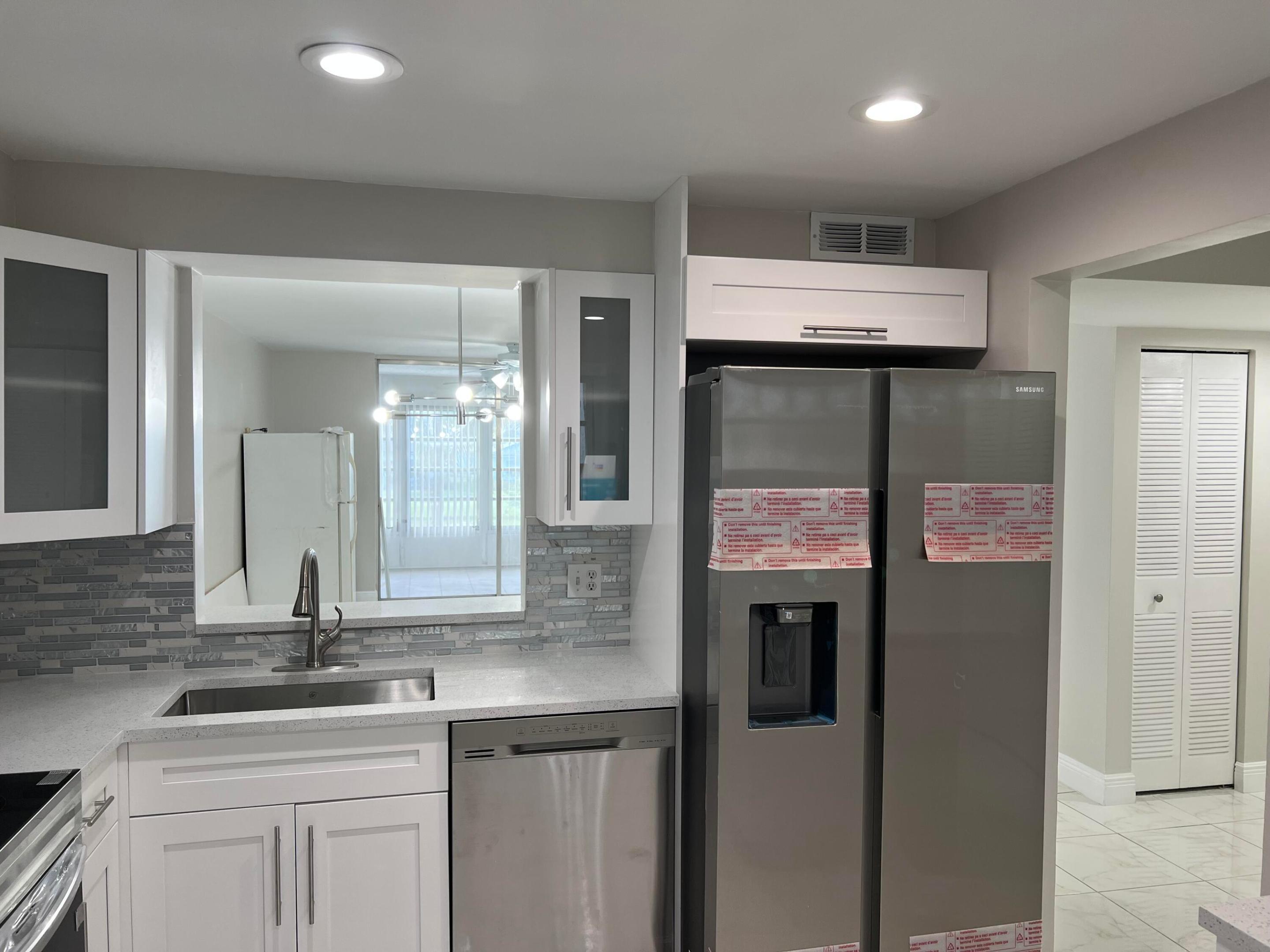 VILLAGES OF ORIOLE ABBEY CONDO - Residential