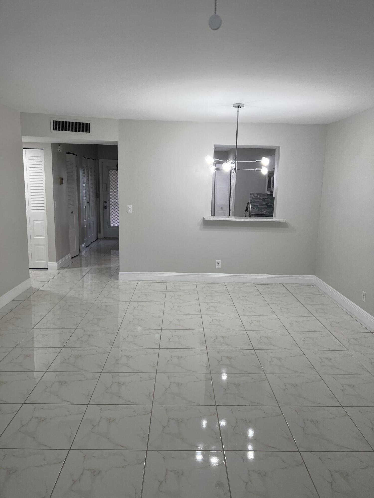 VILLAGES OF ORIOLE ABBEY CONDO - Residential