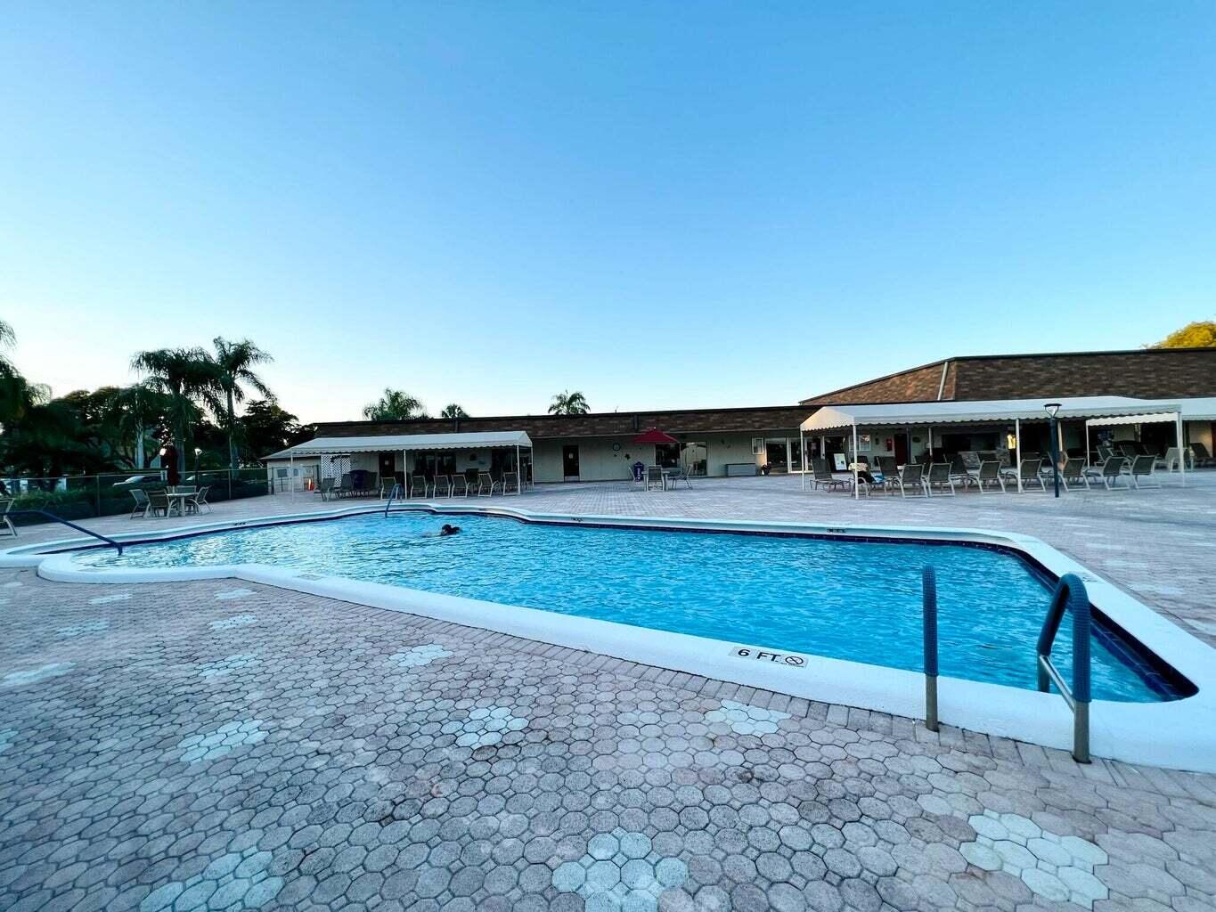 VILLAGES OF ORIOLE ABBEY CONDO - Residential