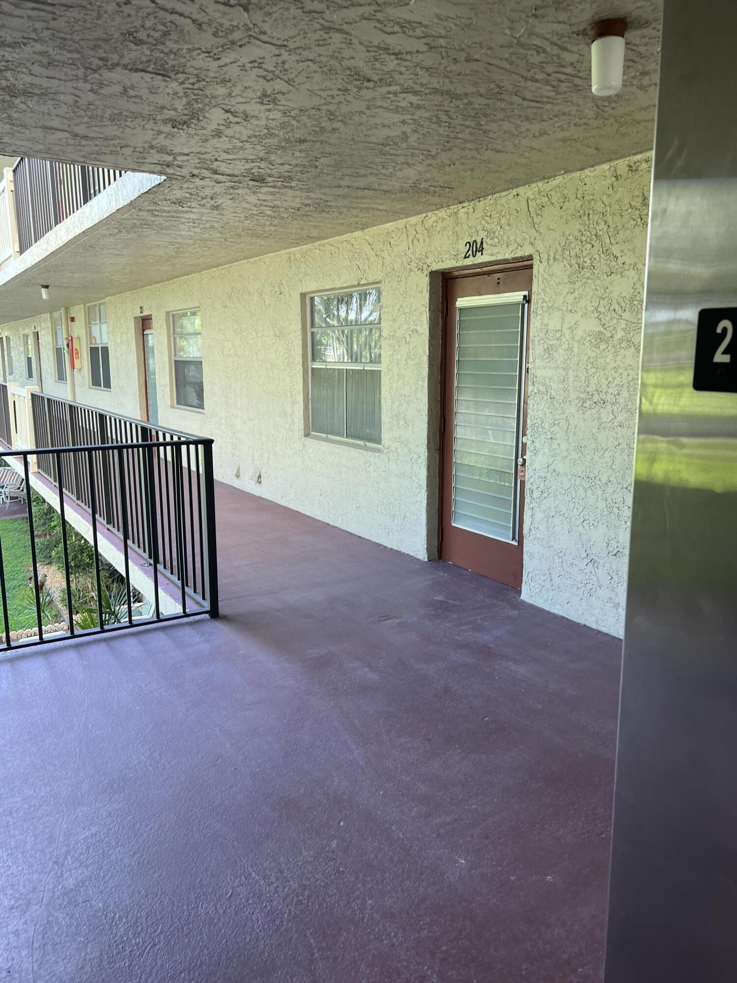 VILLAGES OF ORIOLE ABBEY CONDO - Residential