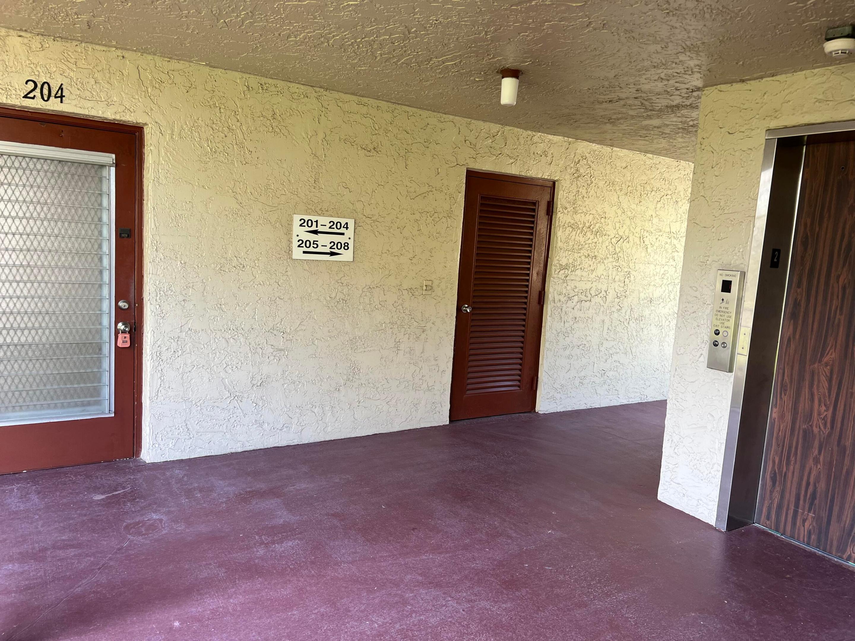 VILLAGES OF ORIOLE ABBEY CONDO - Residential