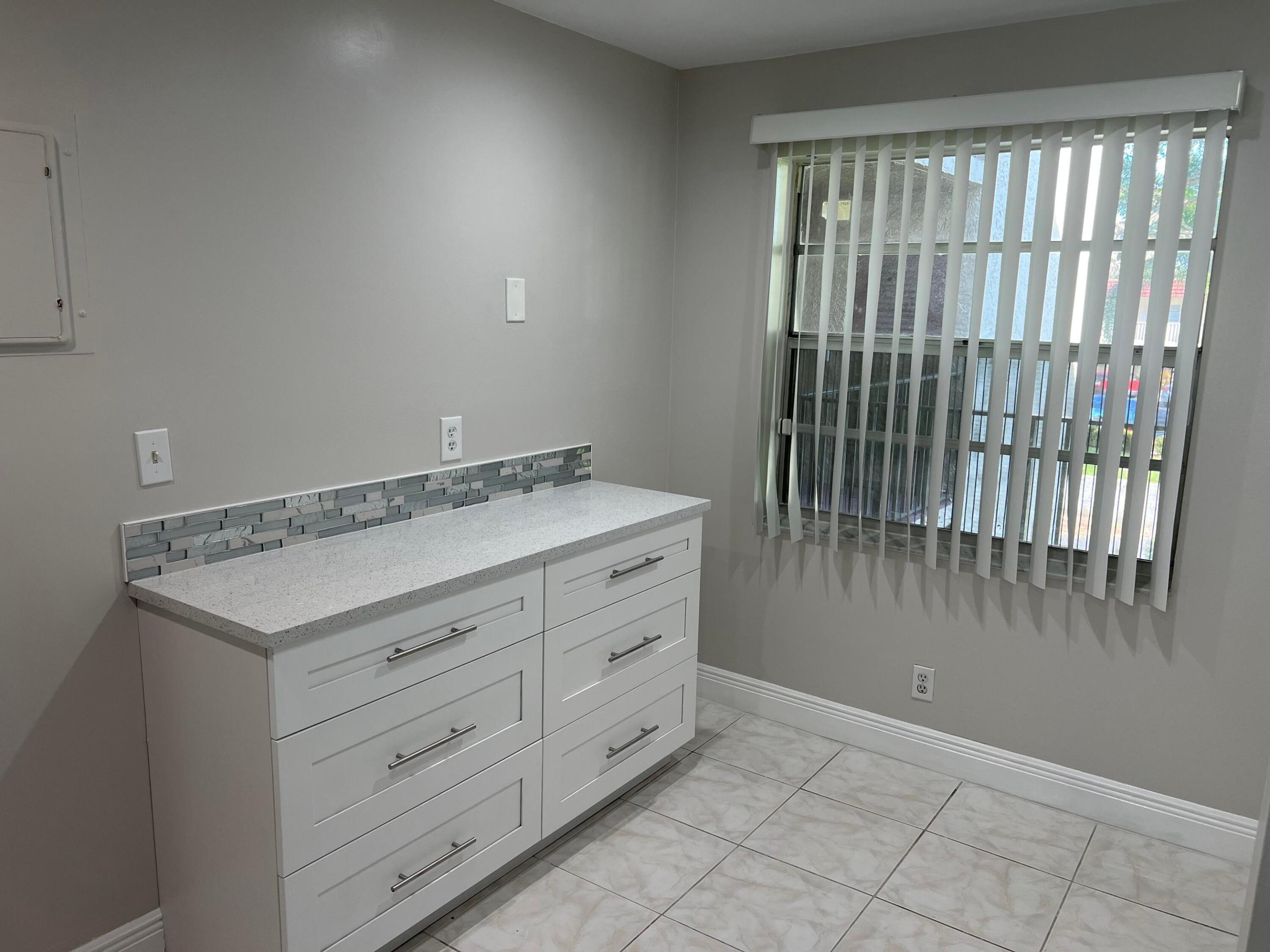 VILLAGES OF ORIOLE ABBEY CONDO - Residential