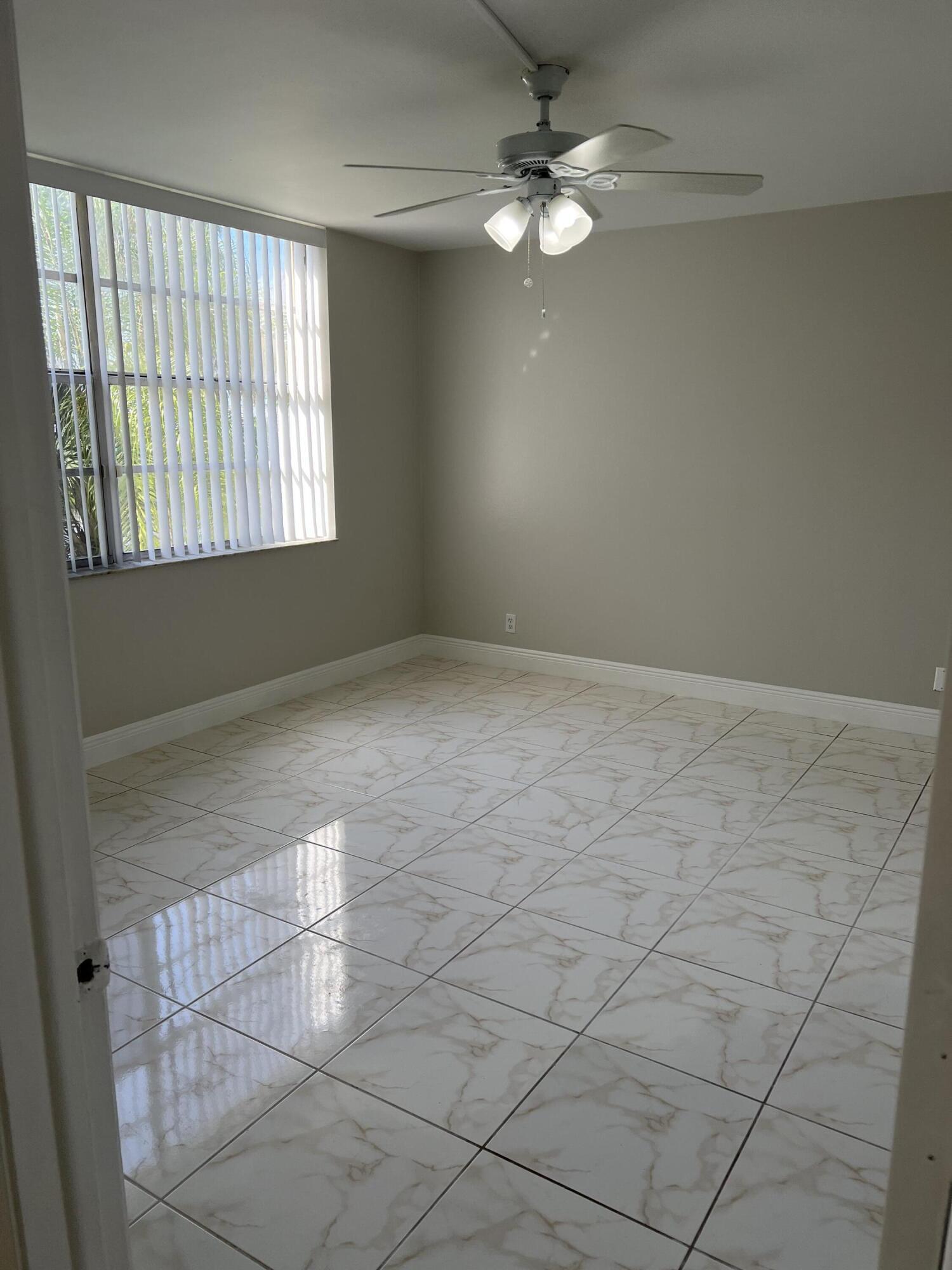 VILLAGES OF ORIOLE ABBEY CONDO - Residential