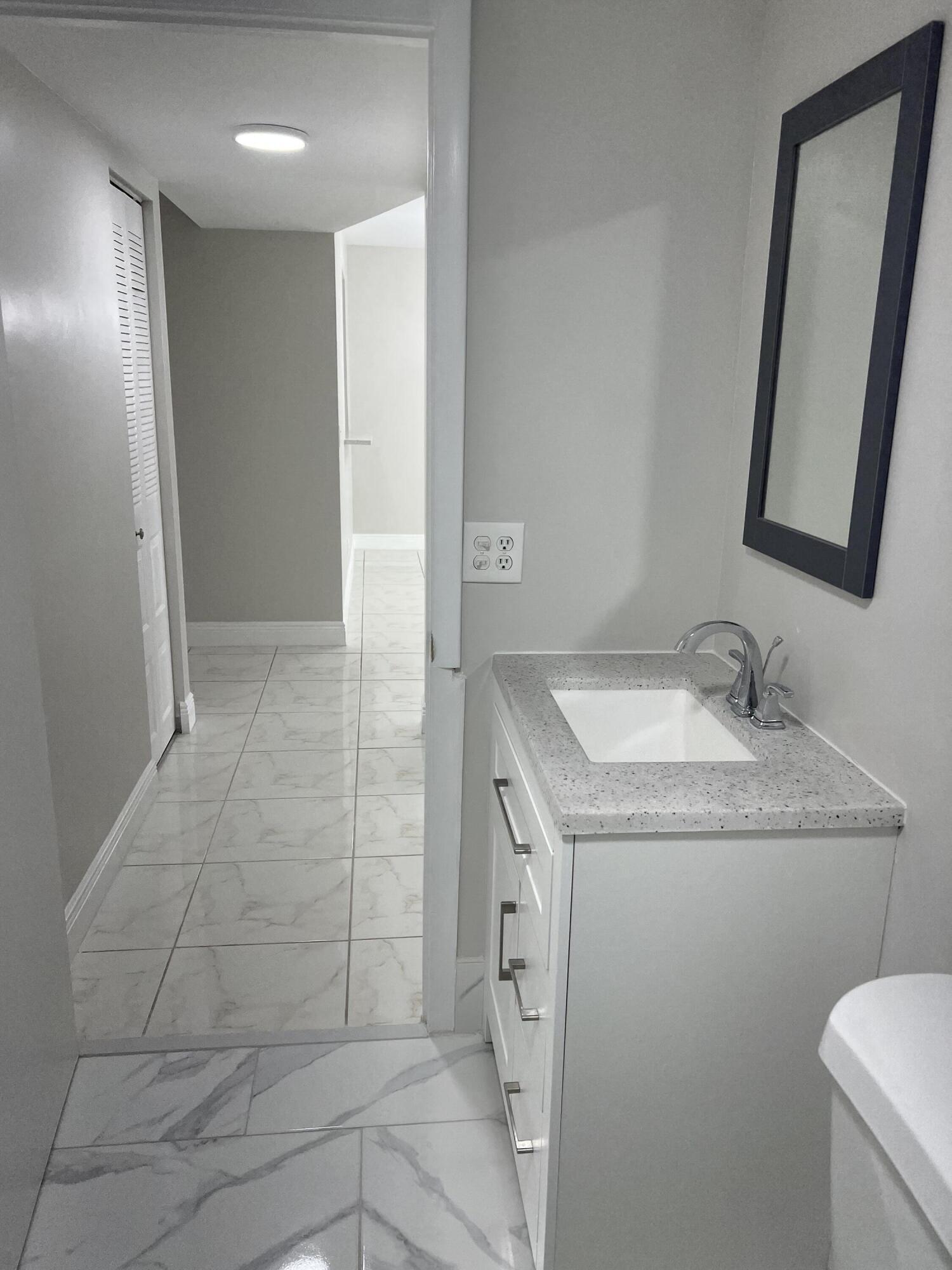 VILLAGES OF ORIOLE ABBEY CONDO - Residential