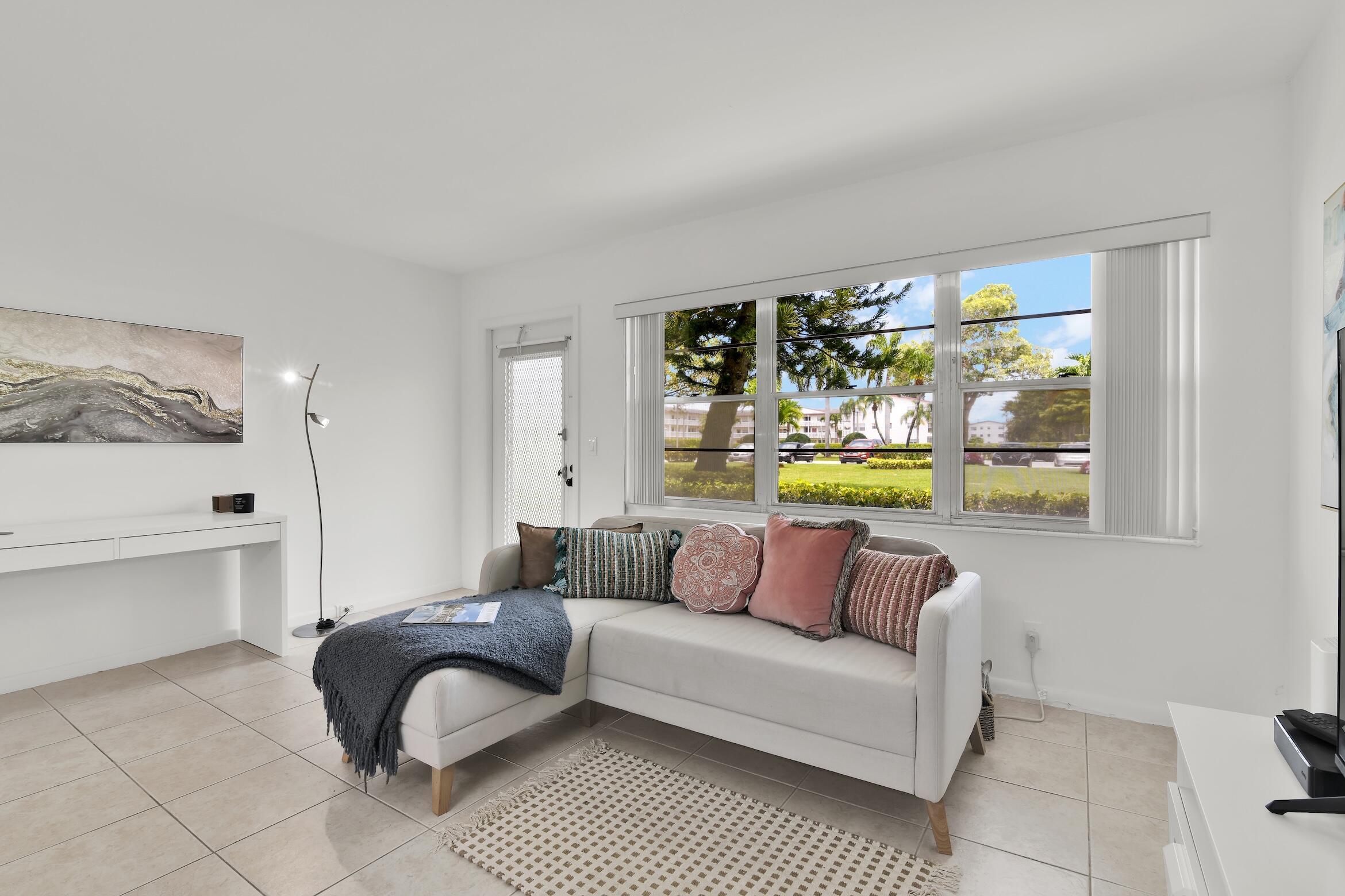FANSHAW AT CENTURY VILLAGE CONDO - Residential Lease