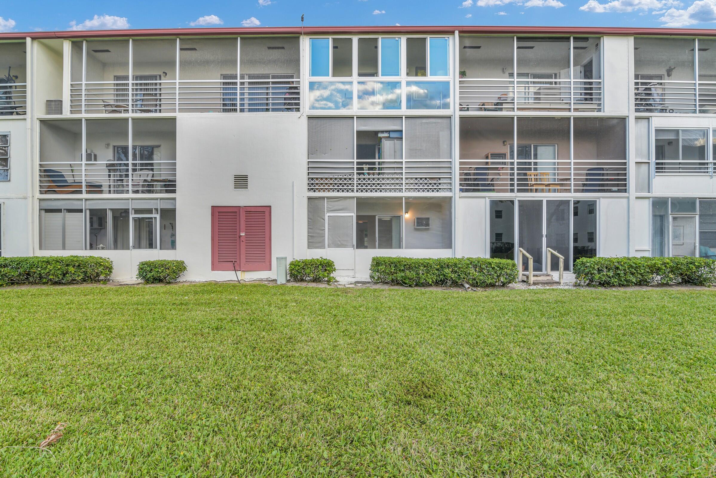 FANSHAW AT CENTURY VILLAGE CONDO - Residential Lease