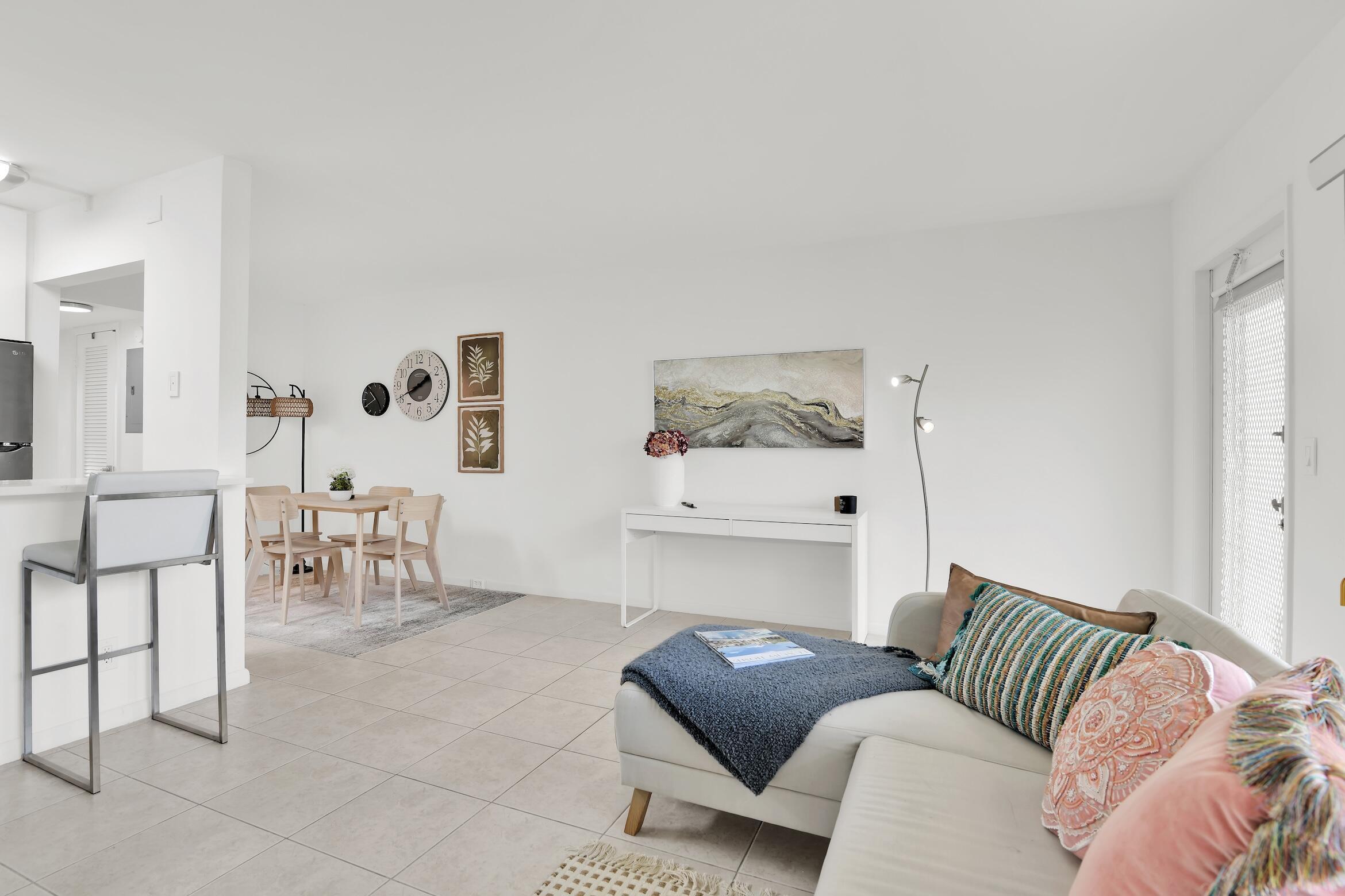 FANSHAW AT CENTURY VILLAGE CONDO - Residential Lease