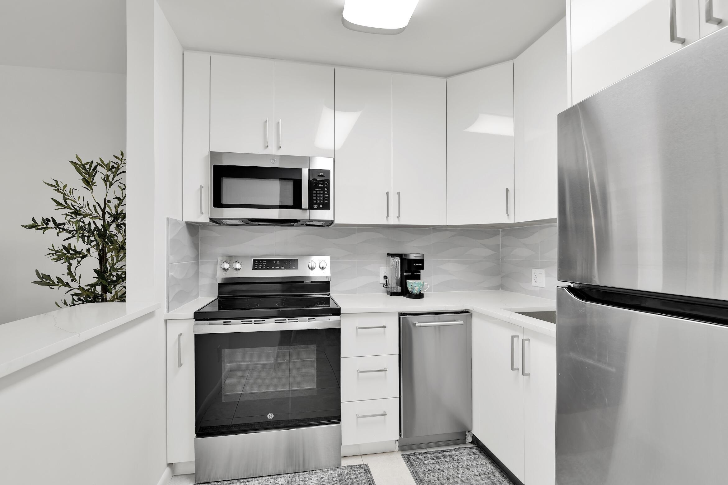 FANSHAW AT CENTURY VILLAGE CONDO - Residential Lease