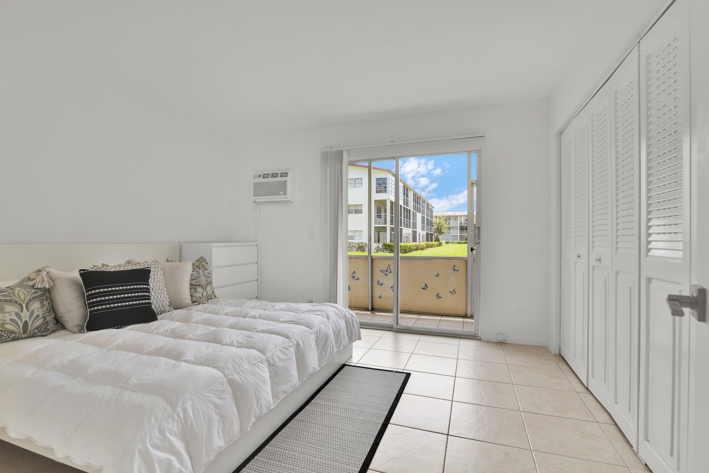 FANSHAW AT CENTURY VILLAGE CONDO - Residential Lease