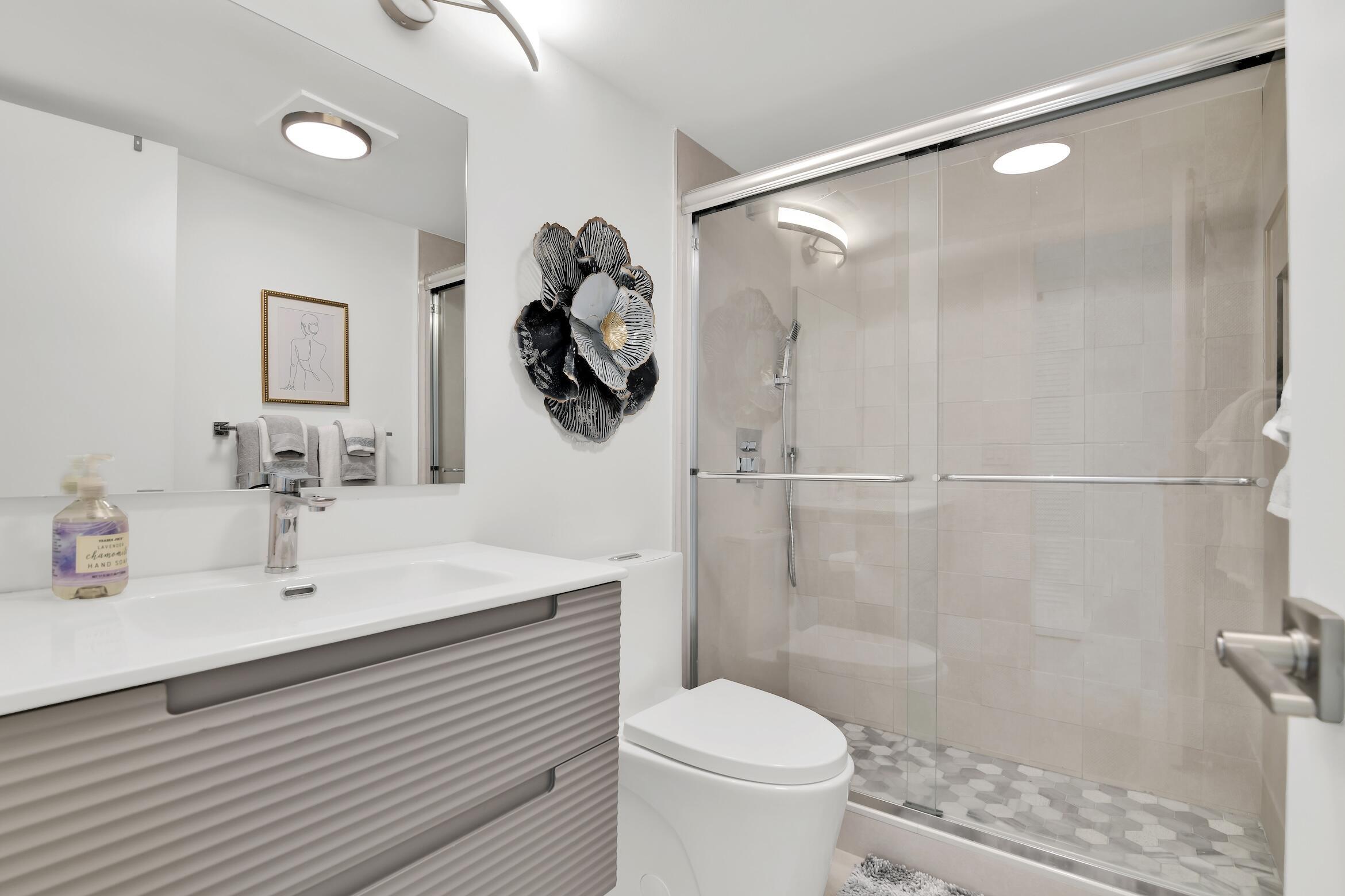FANSHAW AT CENTURY VILLAGE CONDO - Residential Lease