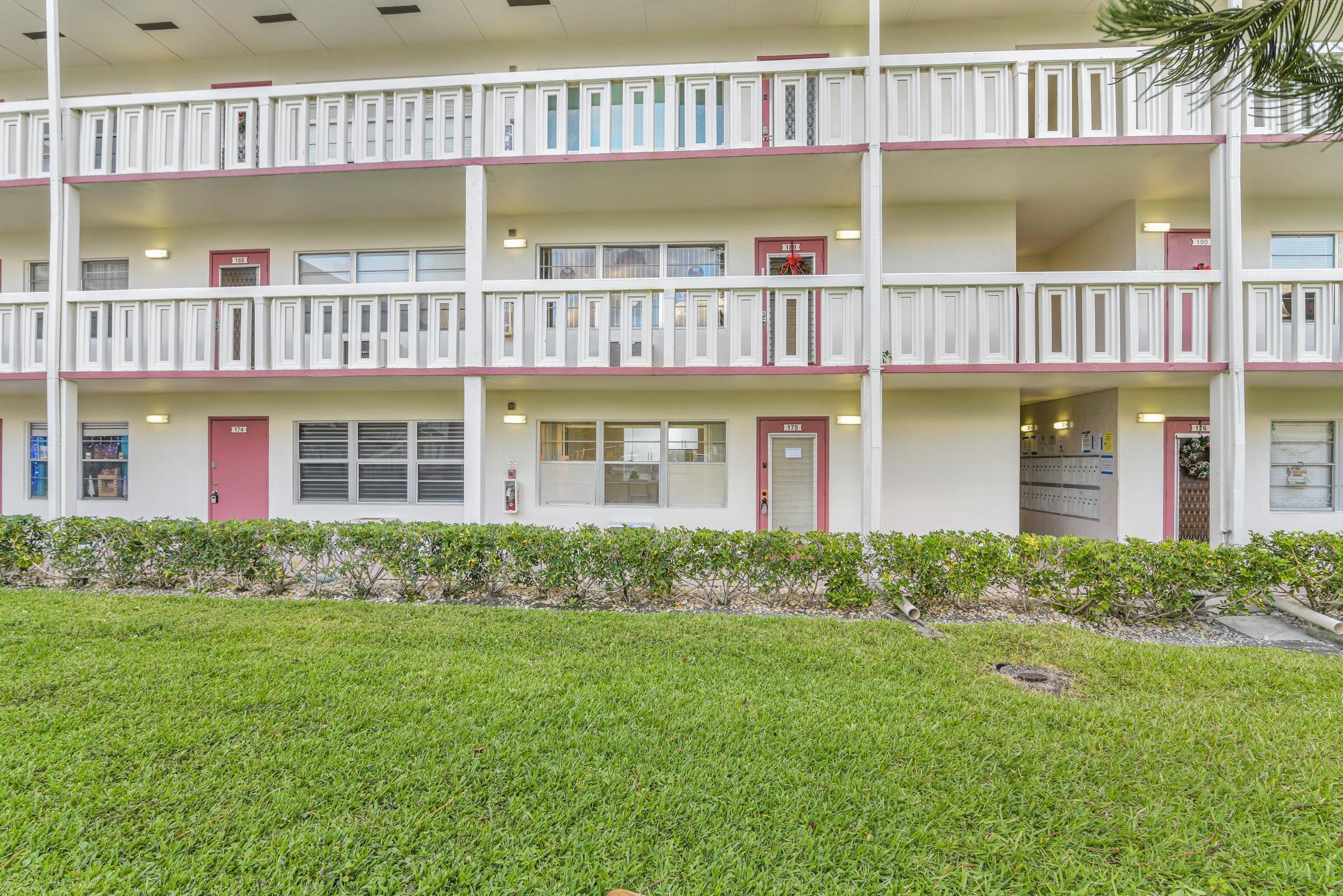 FANSHAW AT CENTURY VILLAGE CONDO - Residential Lease