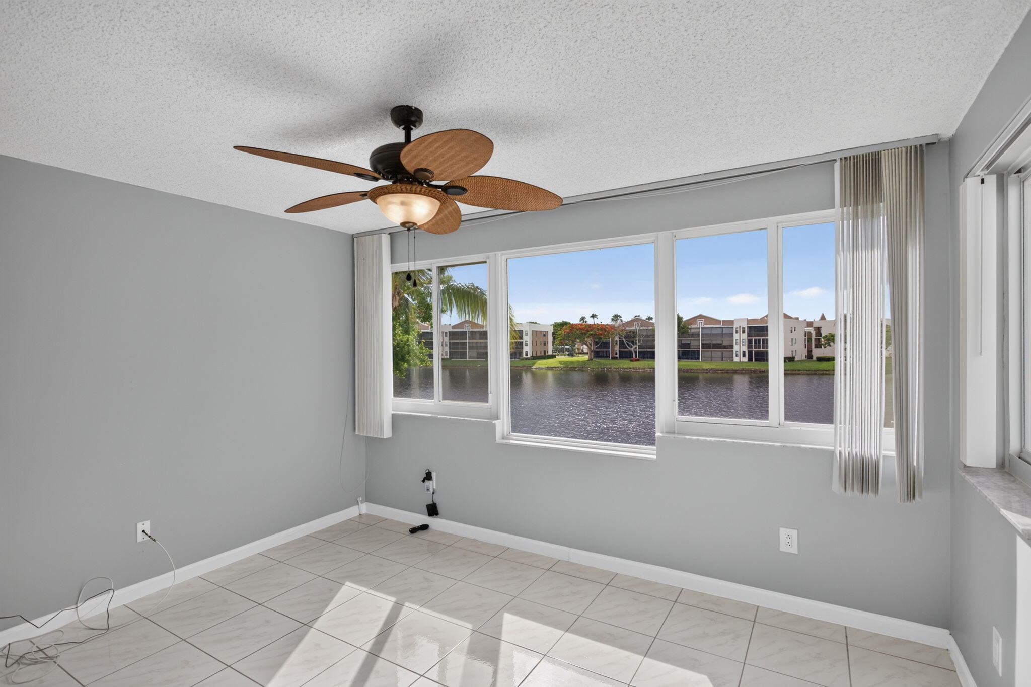 DEVON CONDOMINIUM - Residential