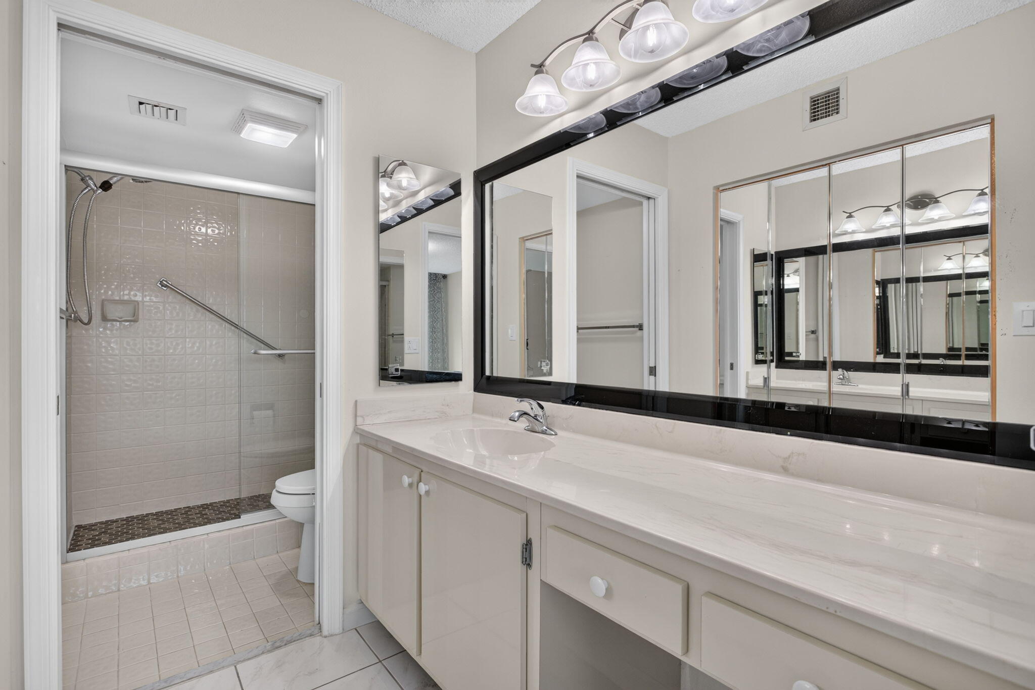 DEVON CONDOMINIUM - Residential