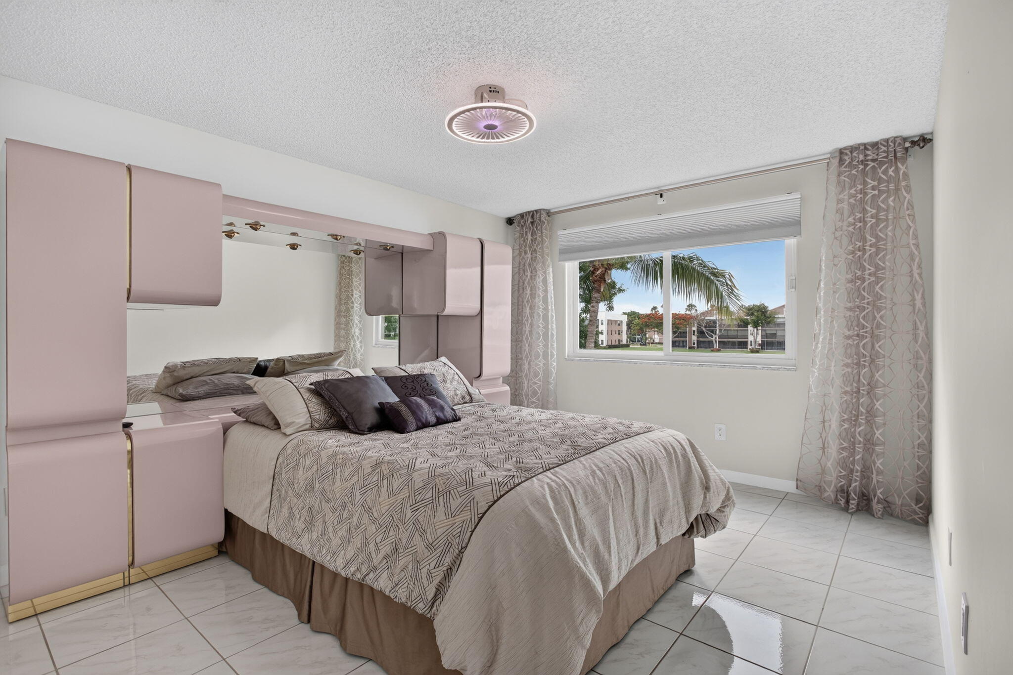 DEVON CONDOMINIUM - Residential