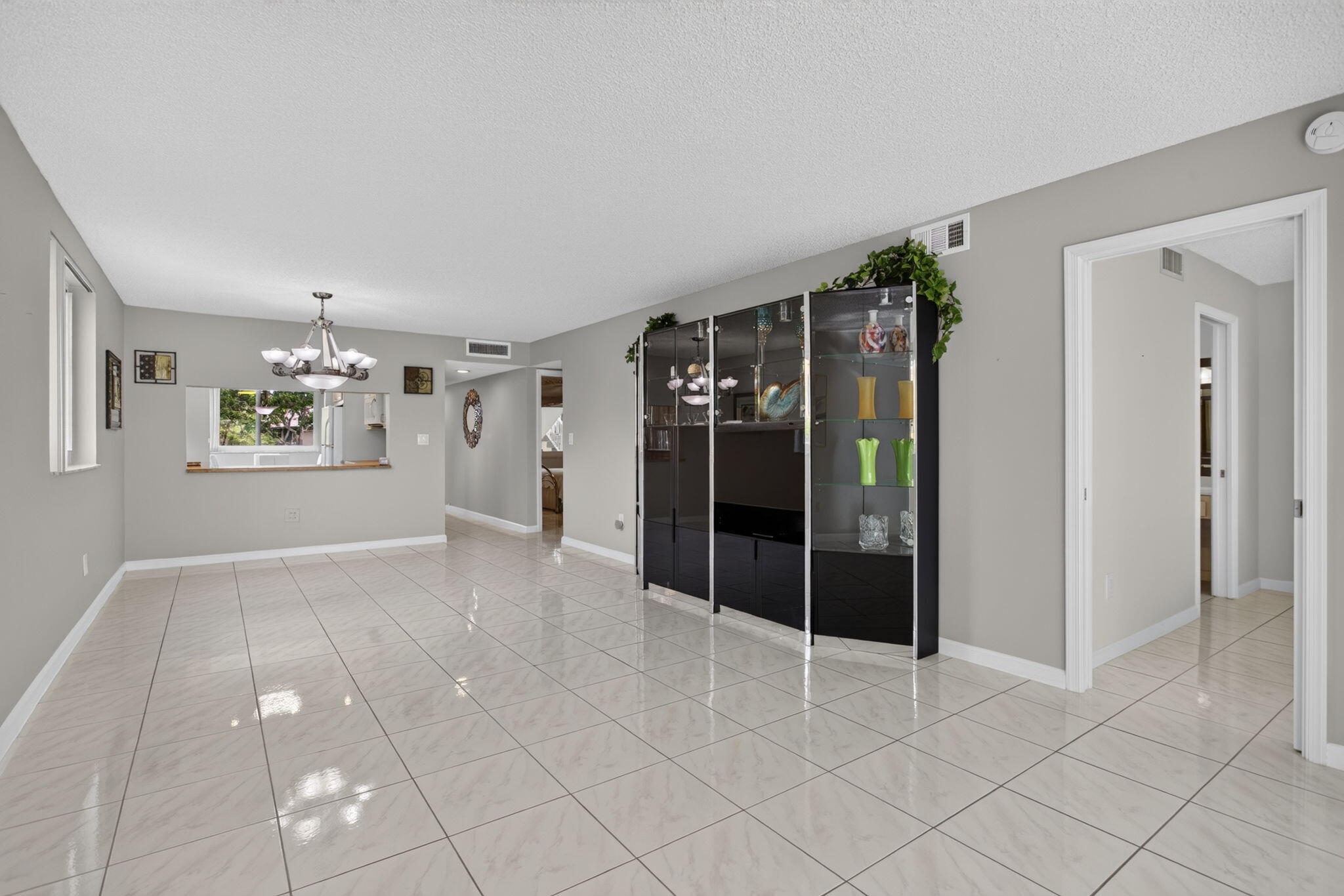 DEVON CONDOMINIUM - Residential
