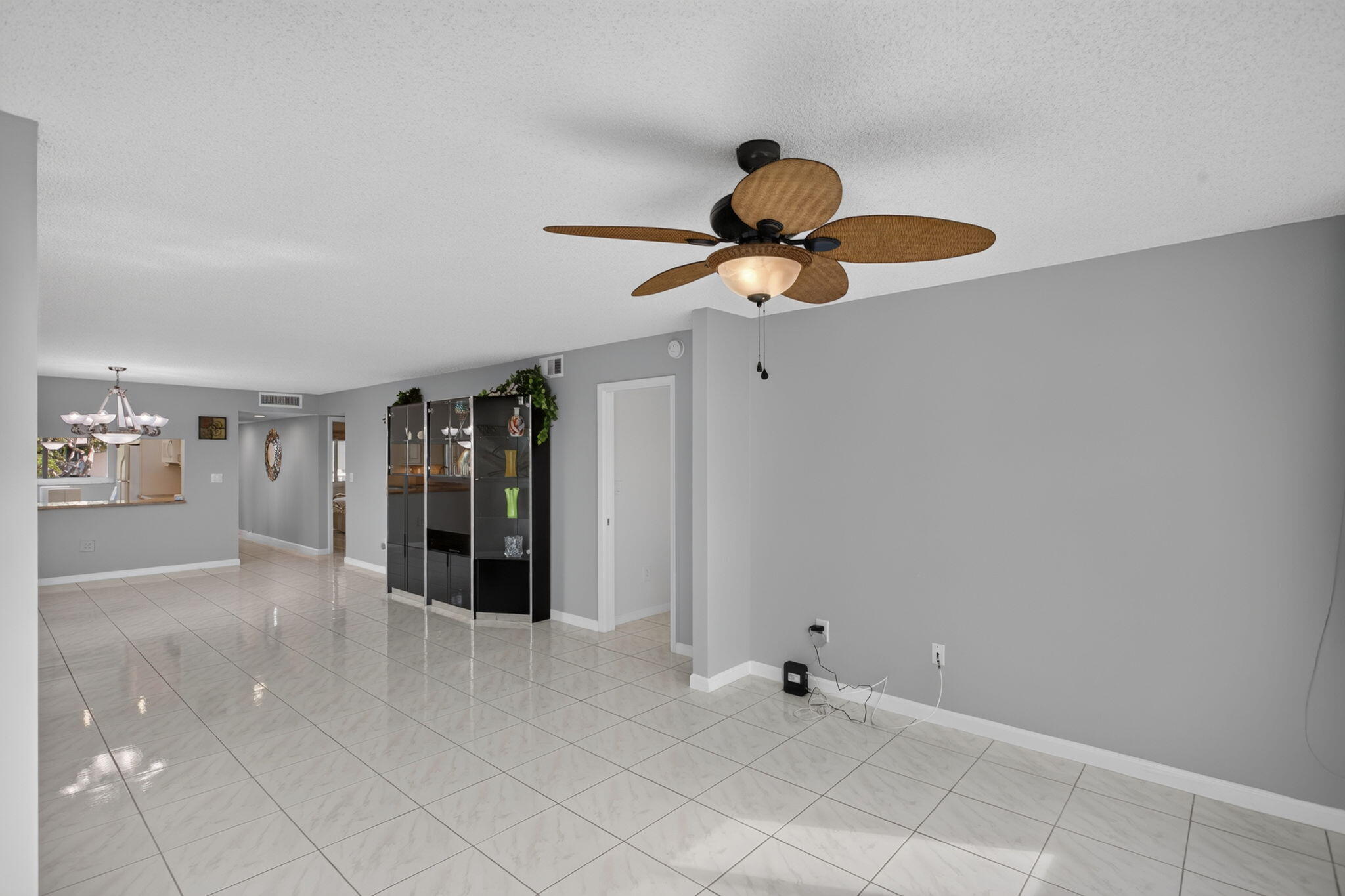DEVON CONDOMINIUM - Residential
