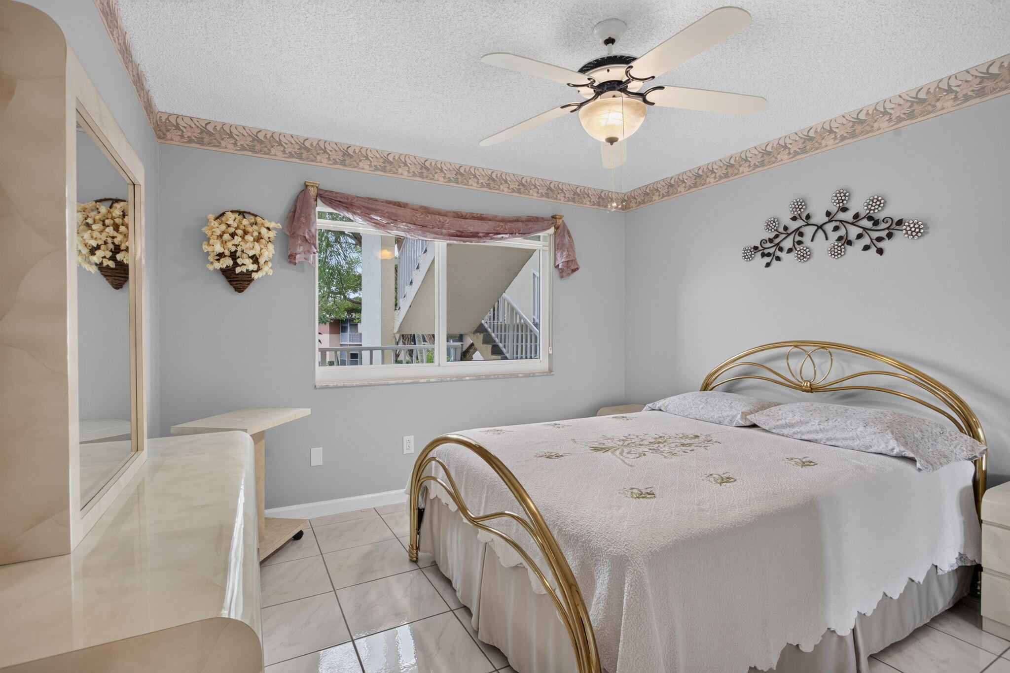DEVON CONDOMINIUM - Residential