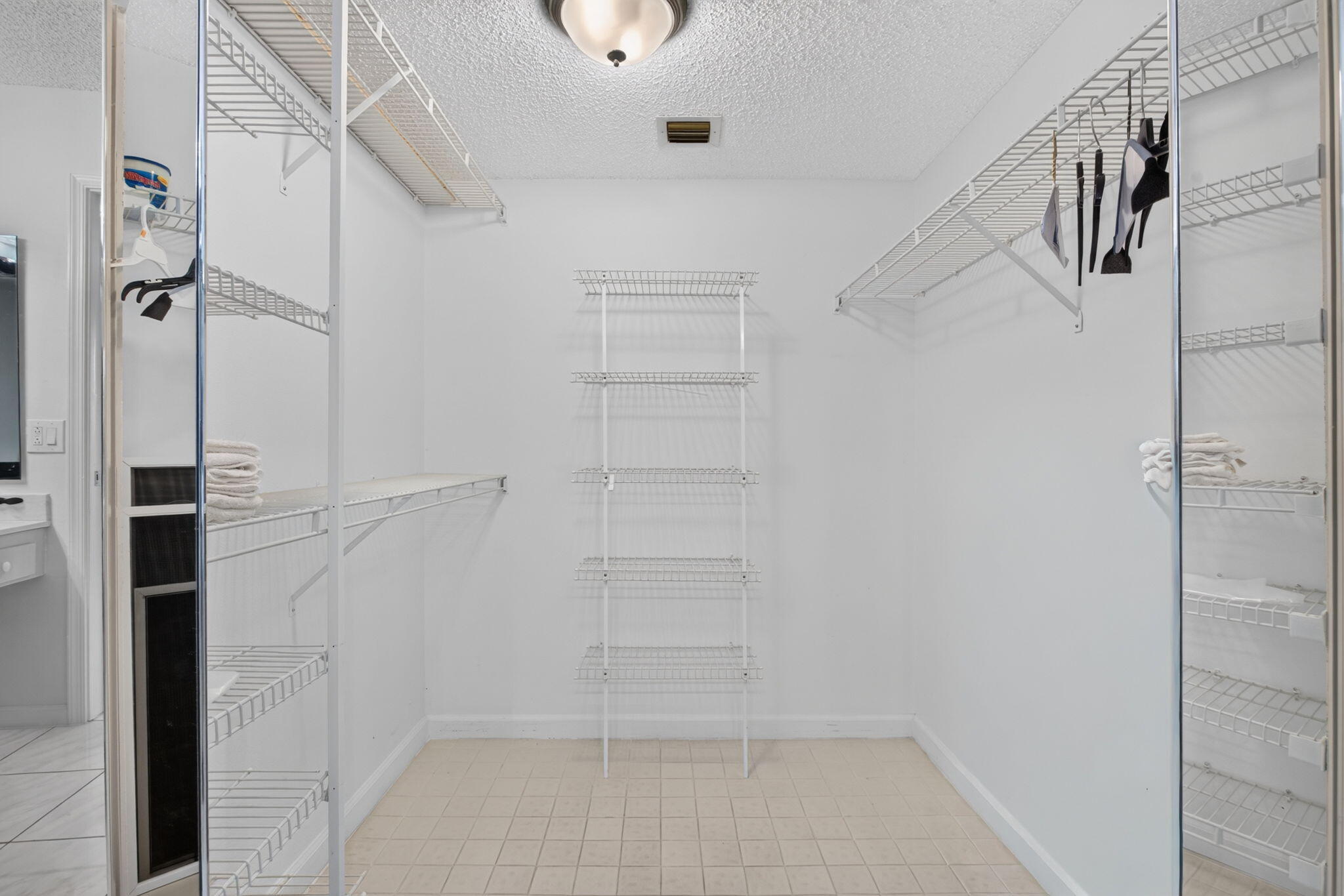 DEVON CONDOMINIUM - Residential