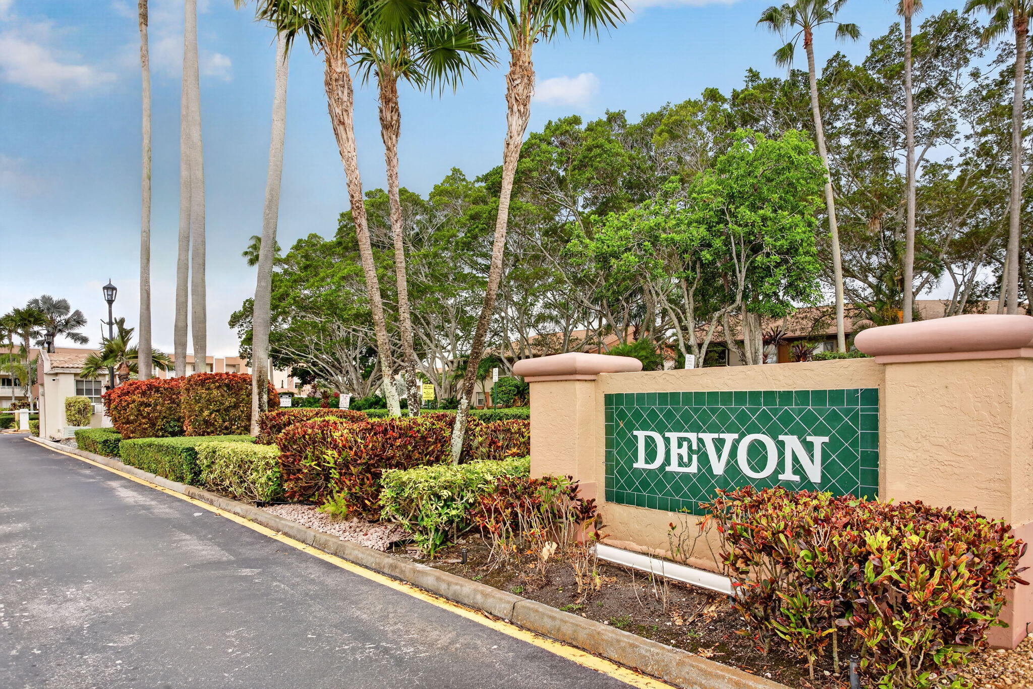 DEVON CONDOMINIUM - Residential